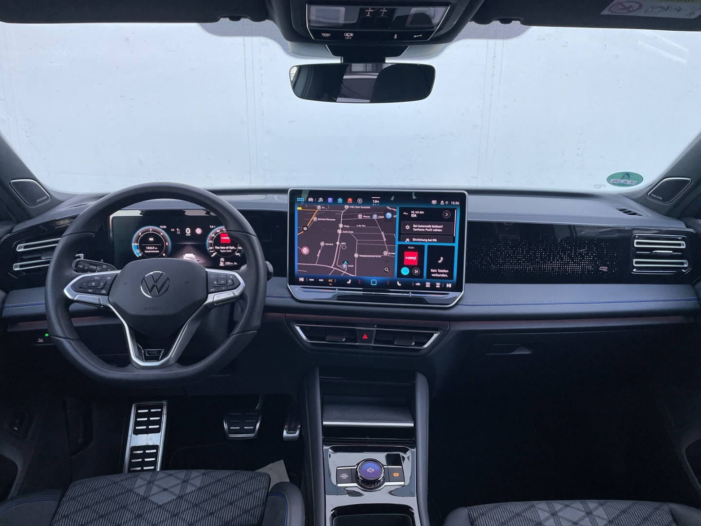 Tiguan 2.0 TDI 4M R-Line Standhzg/AHK/HUD/360°Kamera/H&K/Pano/DCC Pro/Keyless/Navi/ACC