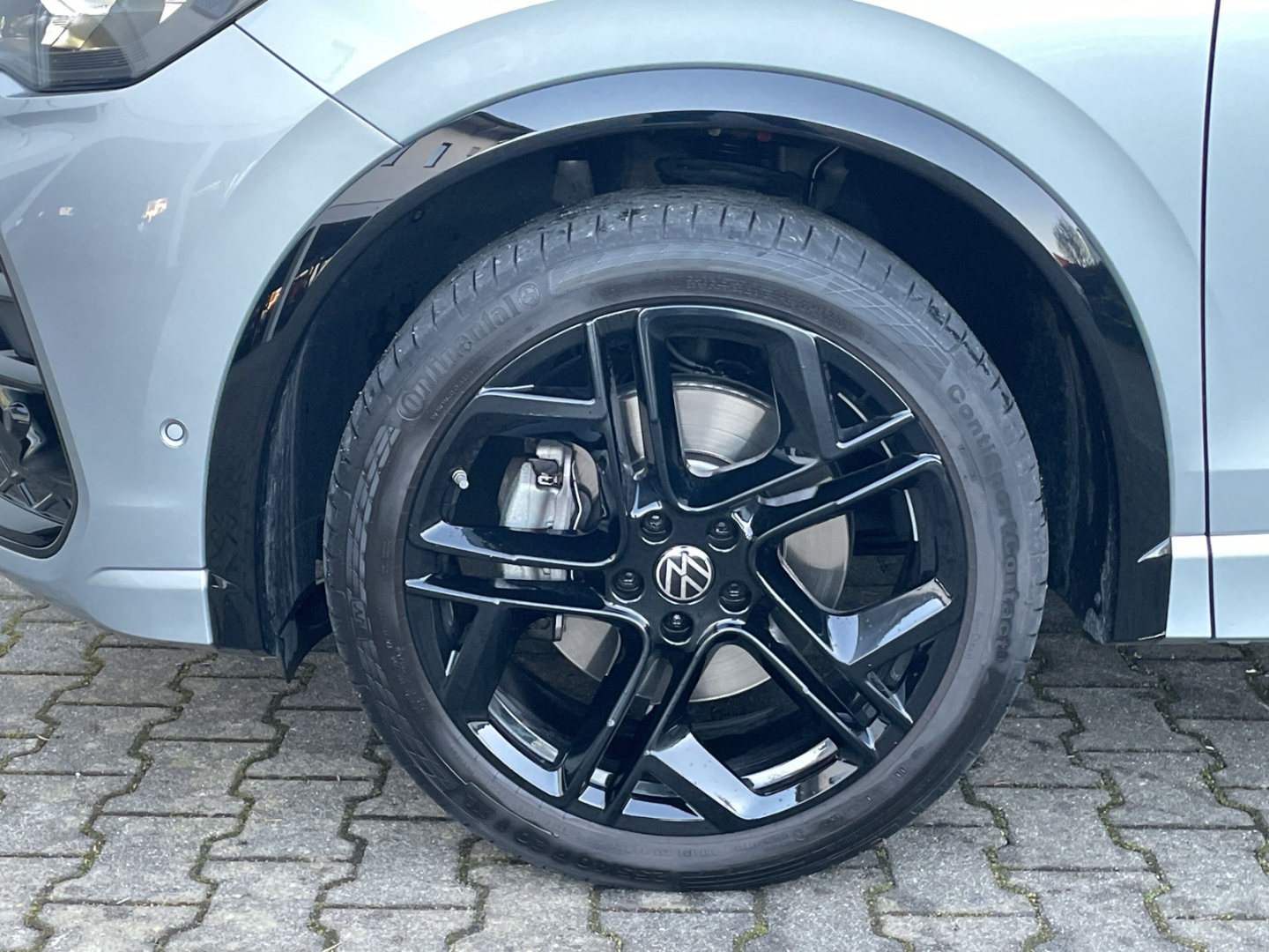 Tiguan 2.0 TDI 4M R-Line Standhzg/AHK/HUD/360°Kamera/H&K/Pano/DCC Pro/Keyless/Navi/ACC
