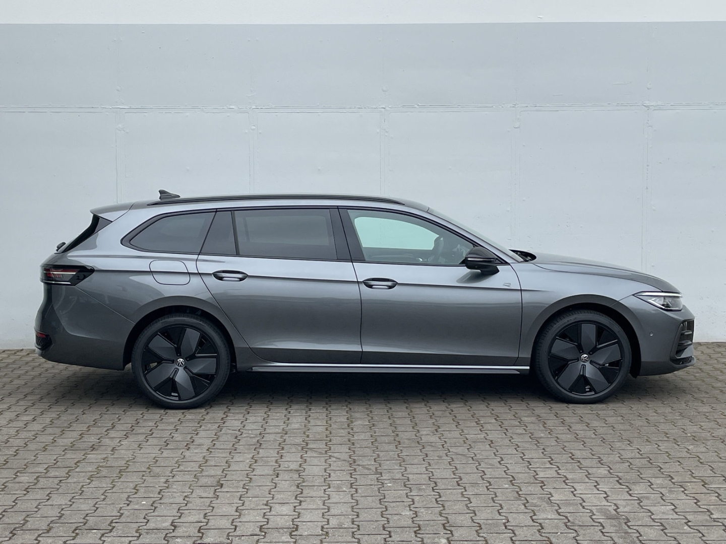 Passat Variant 1.5TSI eHybrid R-Line HUD/AHK/DCC Pro