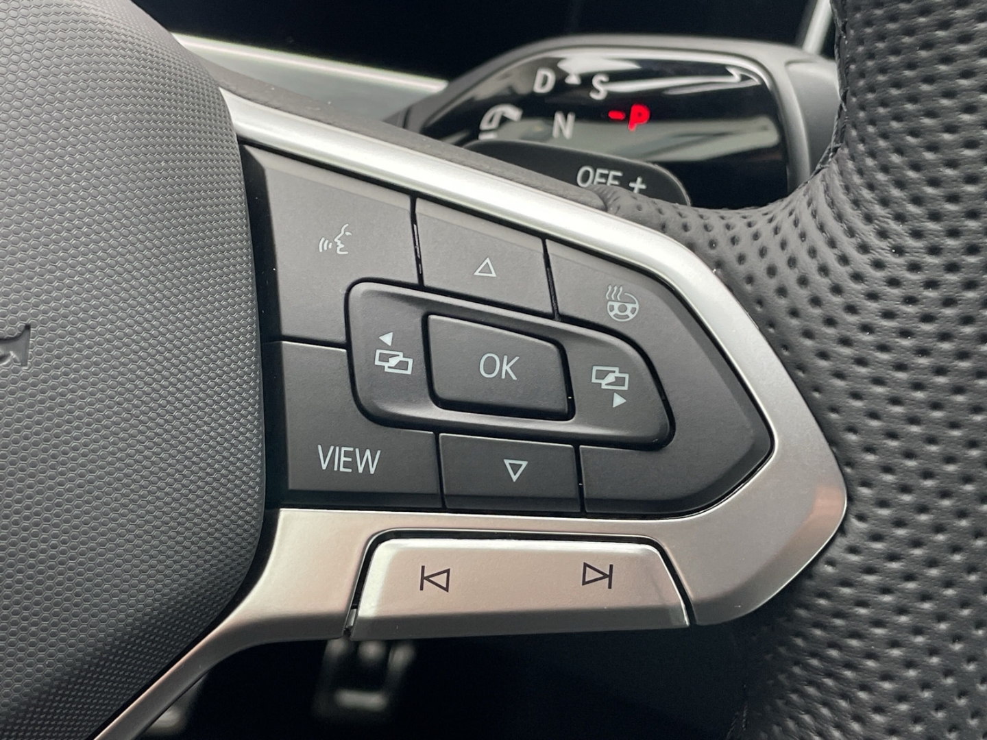 Passat Variant 1.5TSI eHybrid R-Line HUD/AHK/DCC Pro