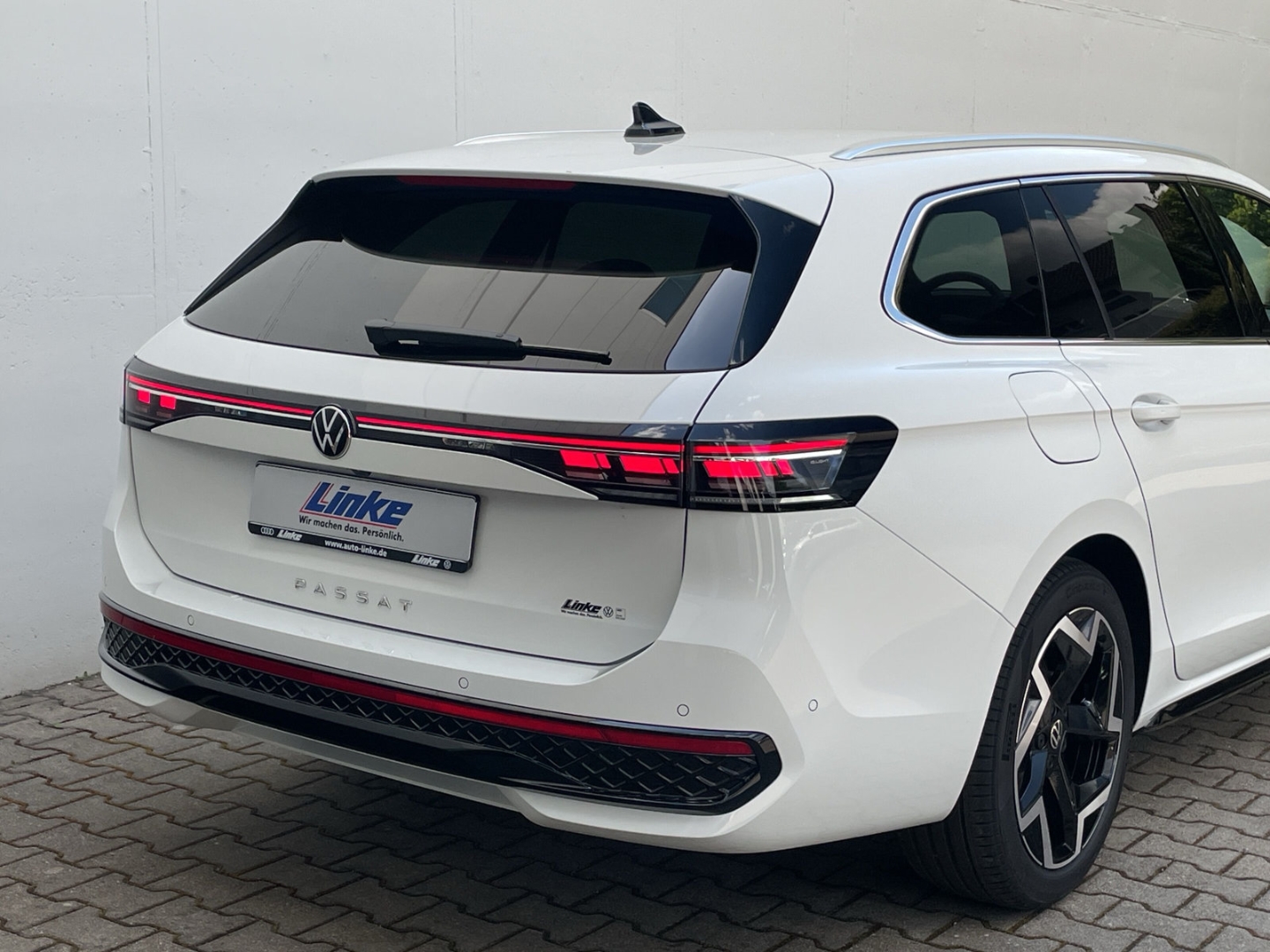 Passat R-Line 2.0 TDI DSG HUD/AHK/Navi/360Kamera