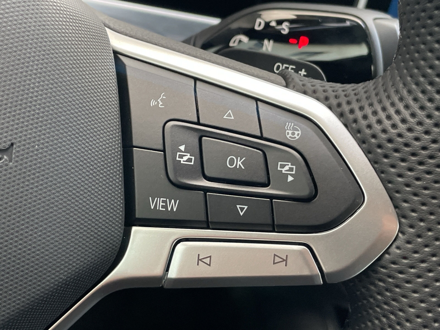 Passat R-Line 2.0 TDI DSG HUD/AHK/Navi/360Kamera