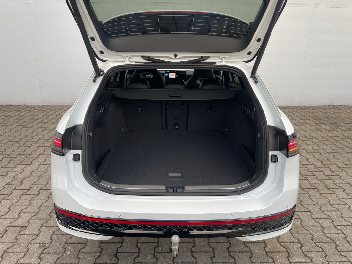 Passat R-Line 2.0 TDI DSG HUD/AHK/Navi/360Kamera