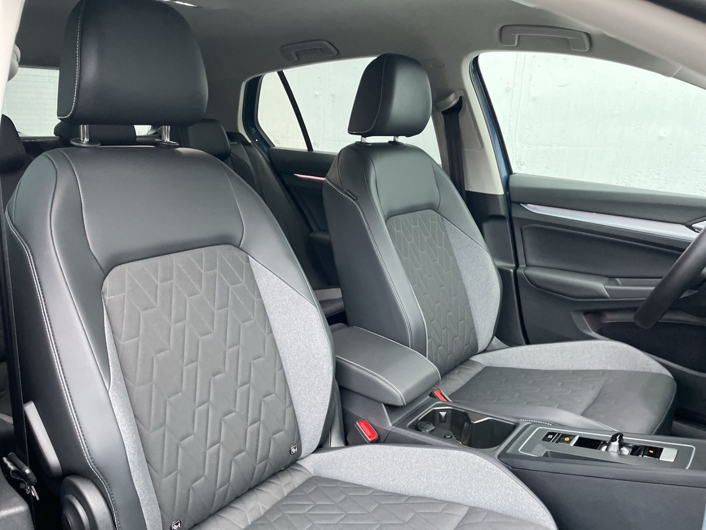 Golf VIII 1.5 eTSI DSG Goal AHK/Kamera/IQ.Light/ACC/Navi/App-Connect
