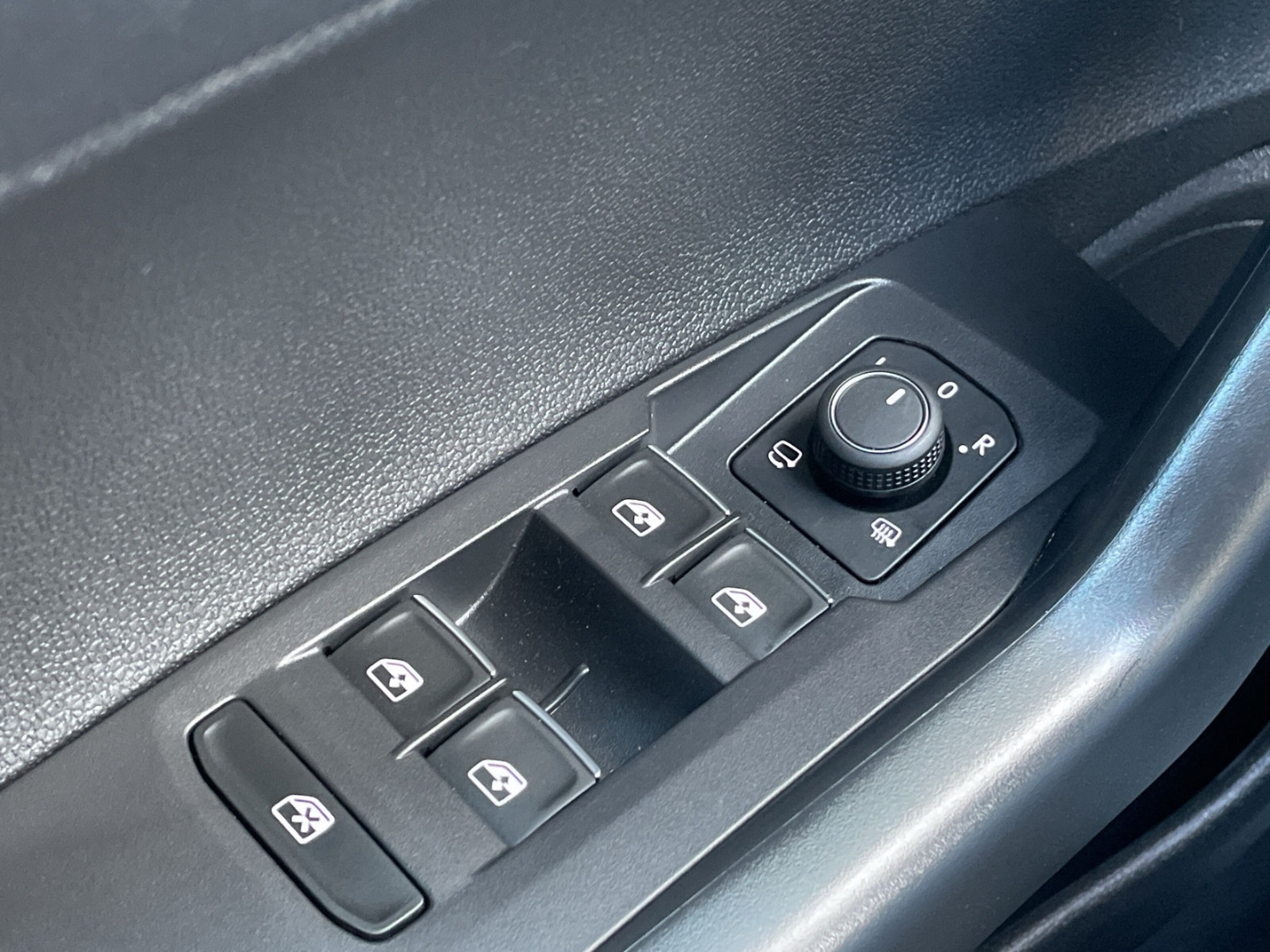 Taigo 1.0 TSI Goal 5-Gang LED/ACC/Navi/App-Connect/PDC/Sitzhzg