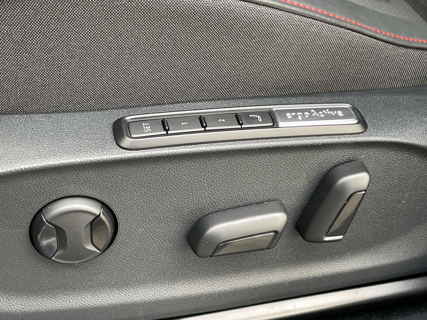 ID.7 GTX Tourer 4MOTION AHK/DCC/HUD/Matrix/Keyless/H&K/360°Kamera/Wärmepumpe