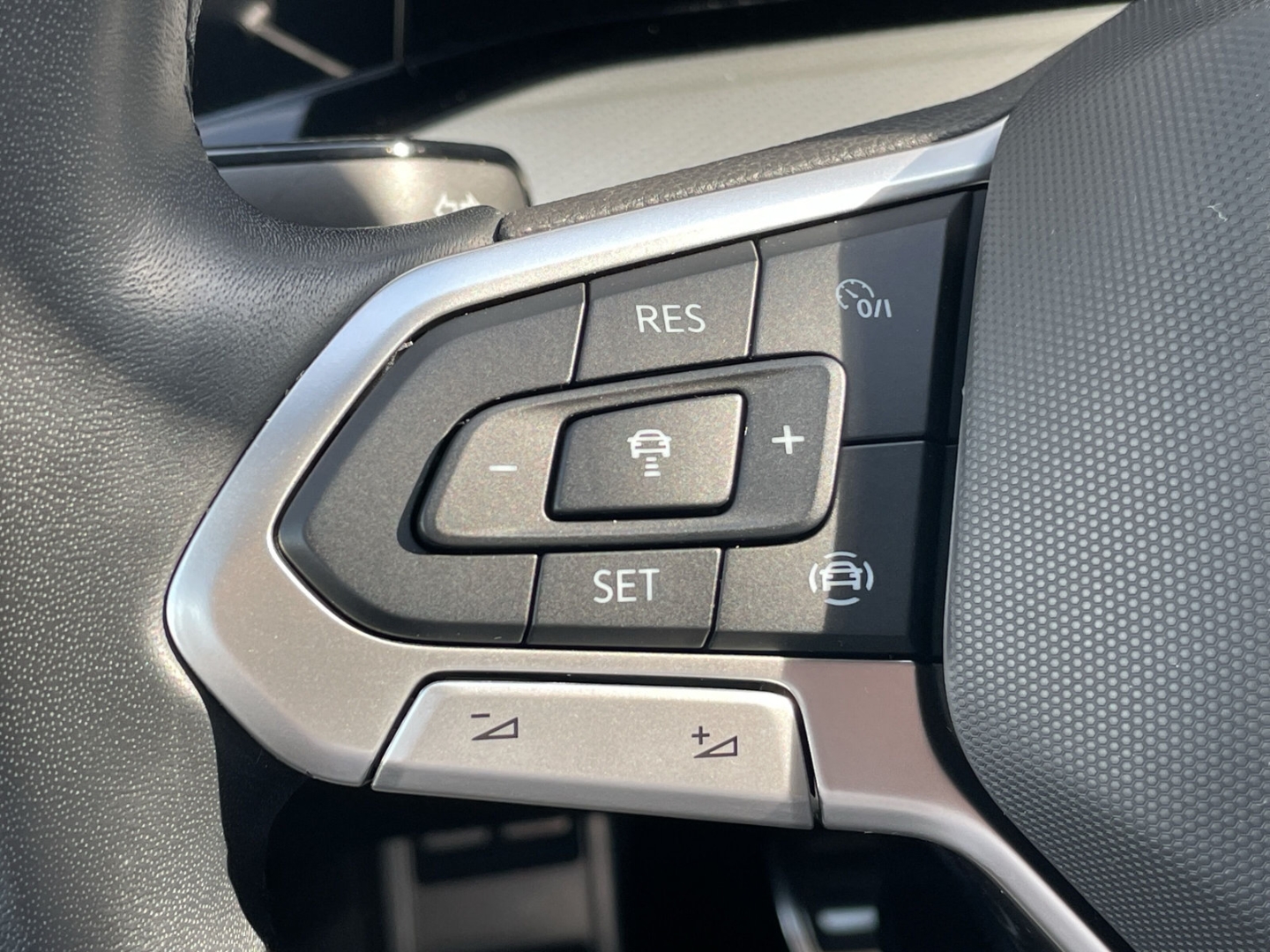 Golf VIII 1.5 TSI Move AHK/Kamera/LED Plus /Navi/Sitzhzg/App-Connect