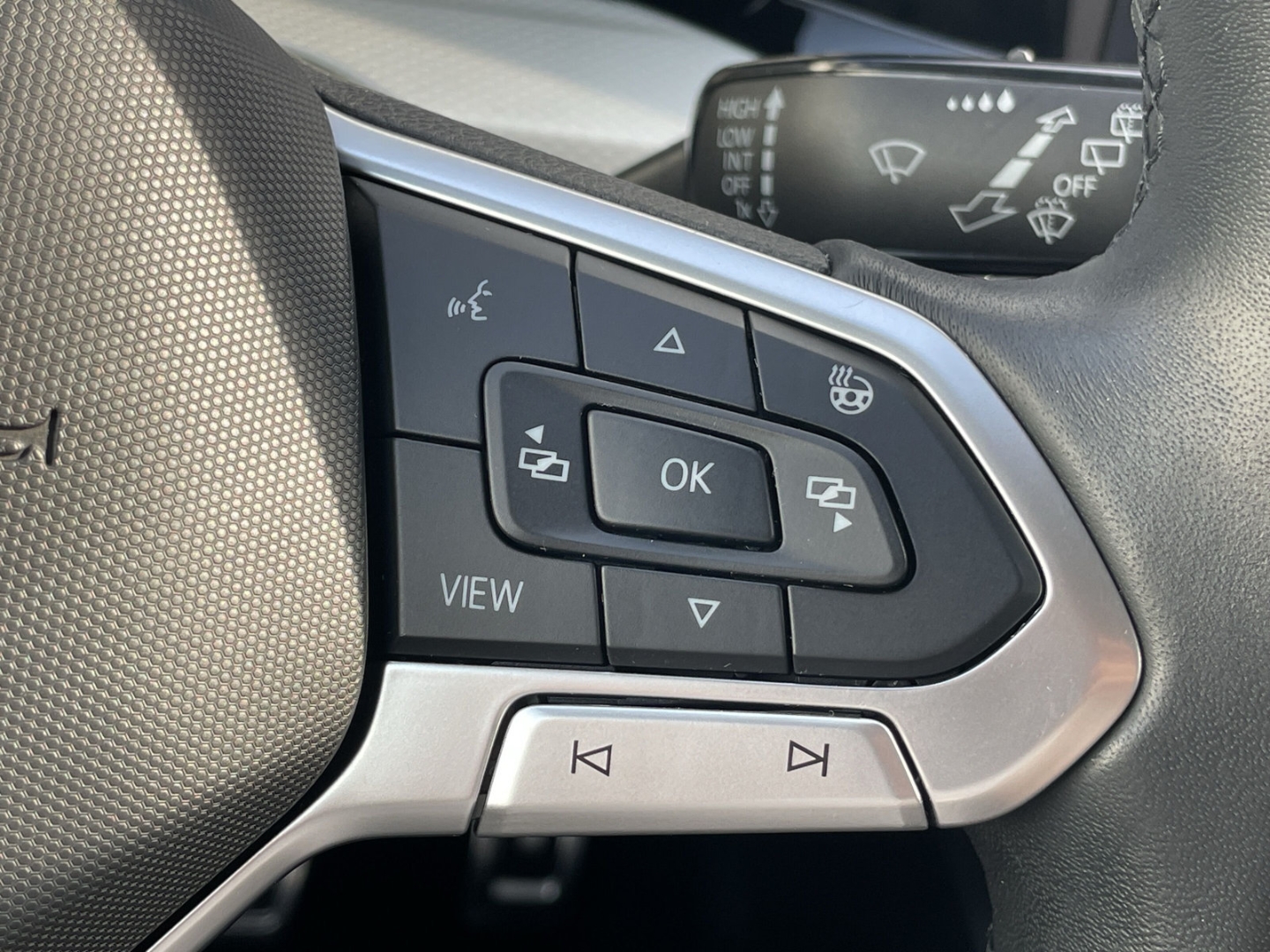 Golf VIII 1.5 TSI Move AHK/Kamera/LED Plus /Navi/Sitzhzg/App-Connect