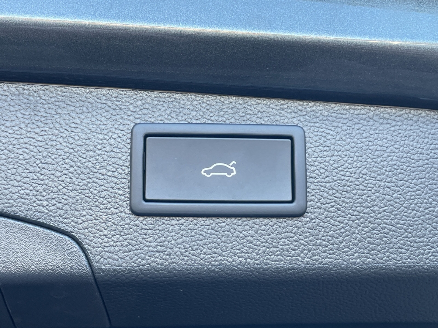 Passat 2.0 TDI R-Line AHK/Kamera/Keyless/Matrix/el.Heckklappe/ACC/Navi/App-Connect