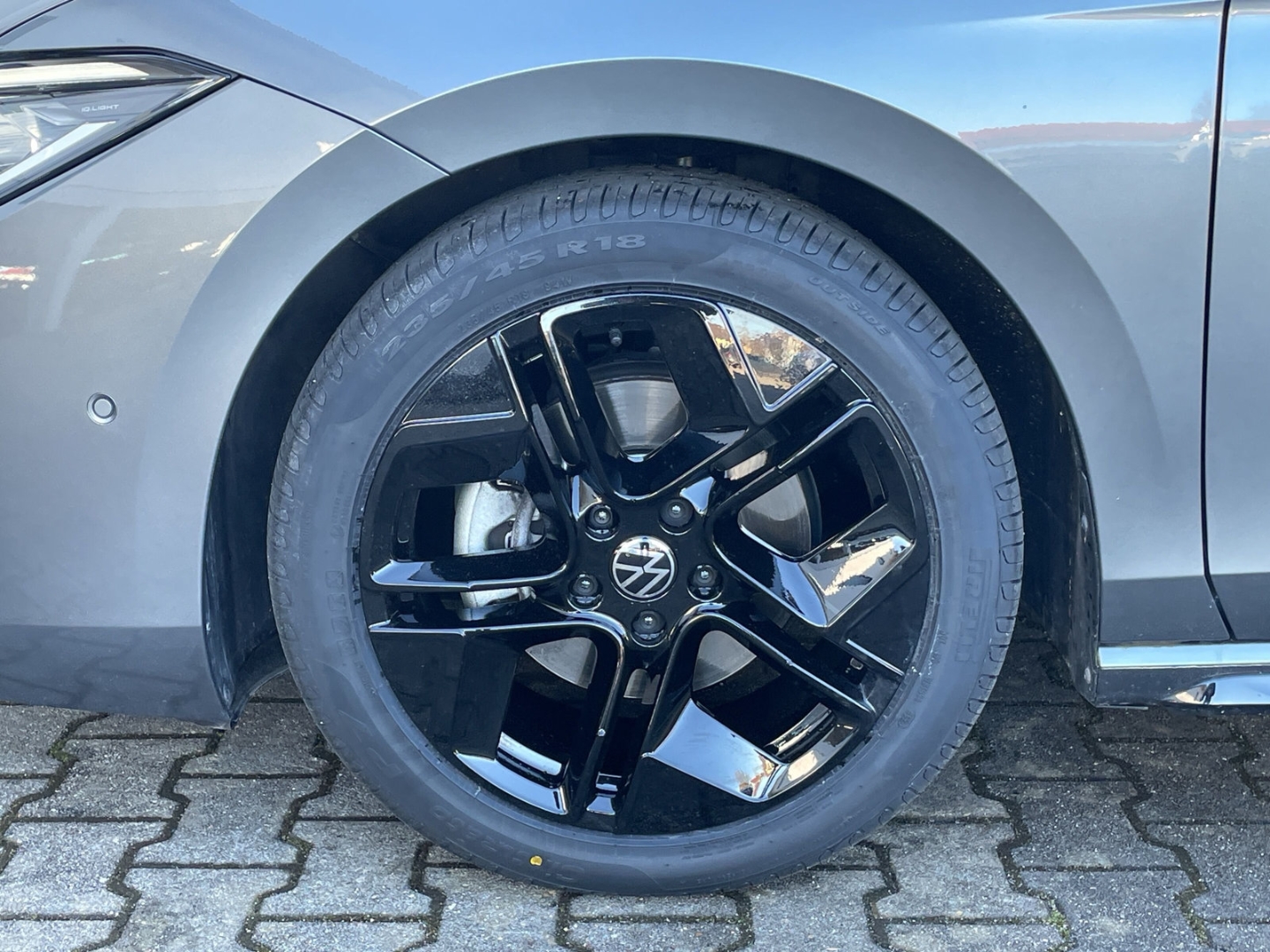 Passat 2.0 TDI R-Line AHK/Kamera/Keyless/Matrix/el.Heckklappe/ACC/Navi/App-Connect