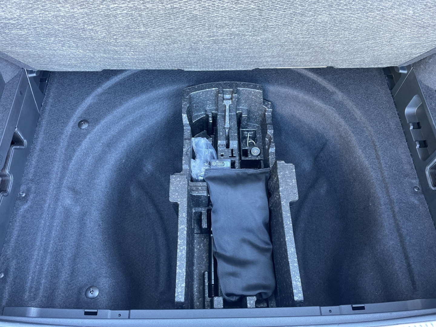 Passat 2.0 TDI R-Line AHK/Kamera/Keyless/Matrix/el.Heckklappe/ACC/Navi/App-Connect