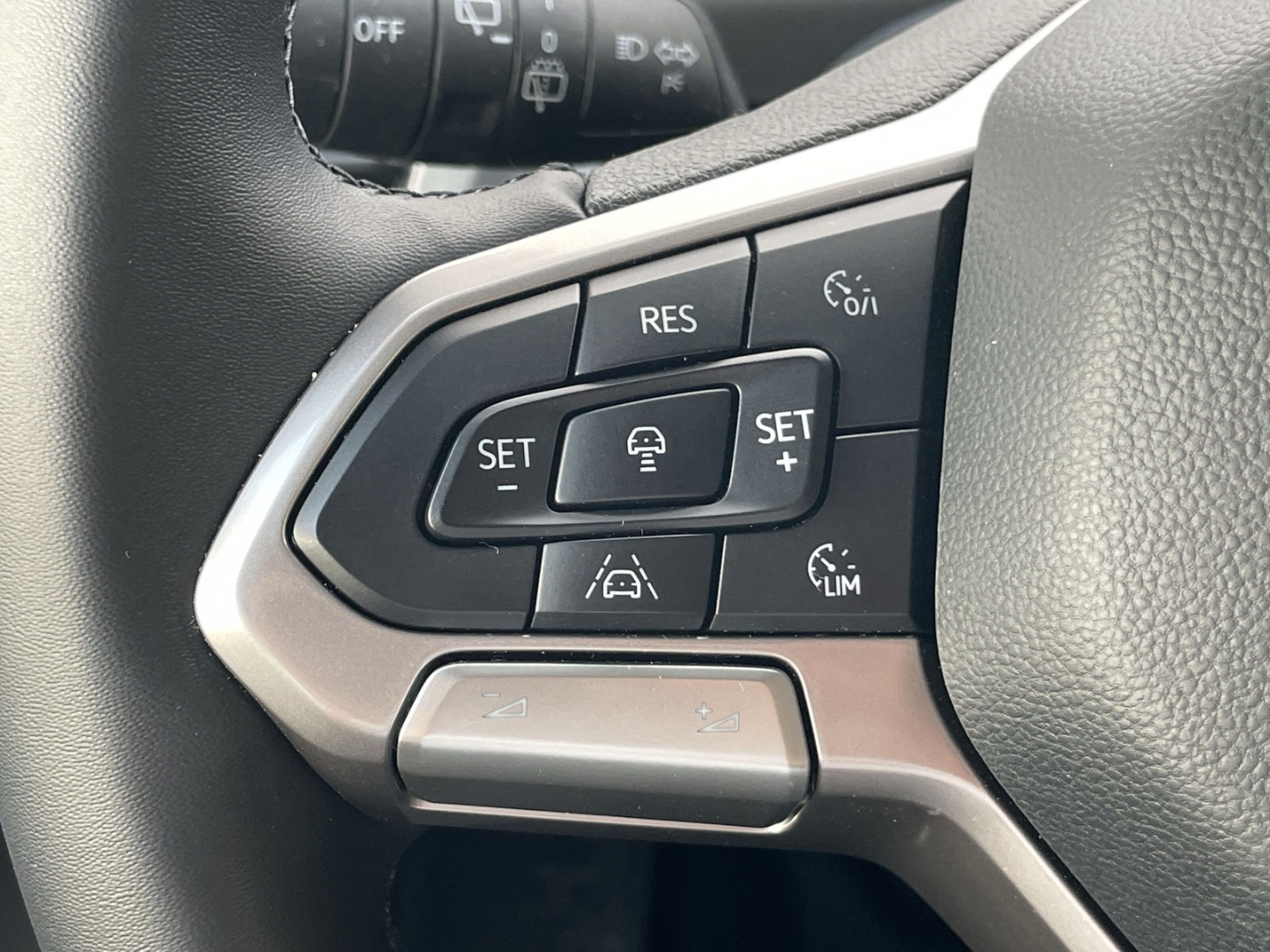 Caravelle Edition 2.0 TDI DSG Matrix/AHK/360°Kamera/Navi/App-Connect/ACC