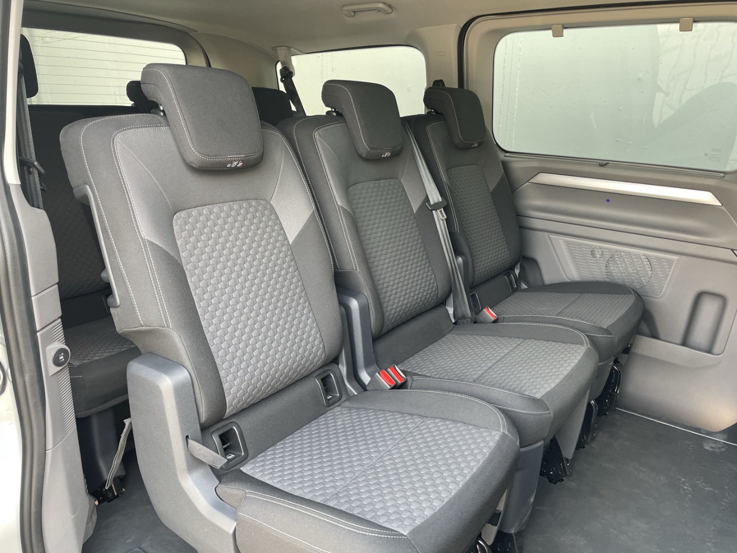 Caravelle Edition 2.0 TDI DSG Matrix/AHK/360°Kamera/Navi/App-Connect/ACC