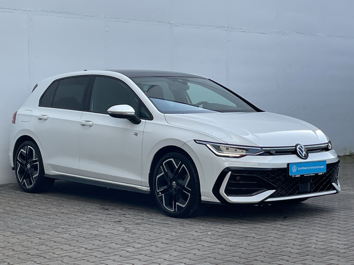Golf VIII 1.5 eTSI DSG R-Line Pano/Standhzg/CAM /App-Connect/LED/ACC