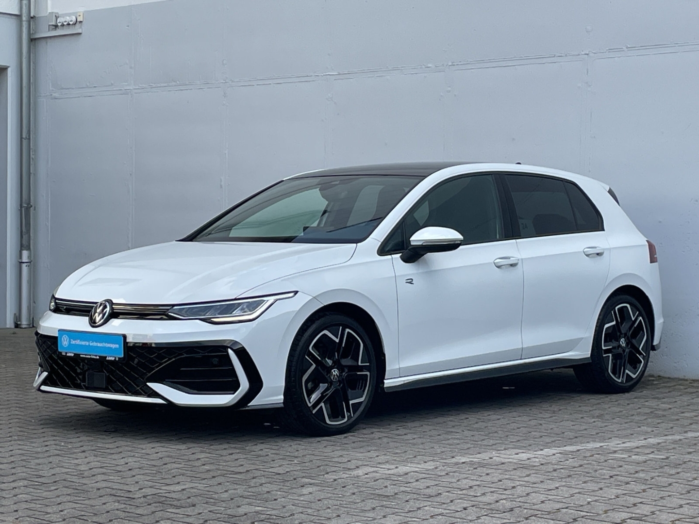 Golf VIII 1.5 eTSI DSG R-Line Pano/Standhzg/CAM /App-Connect/LED/ACC