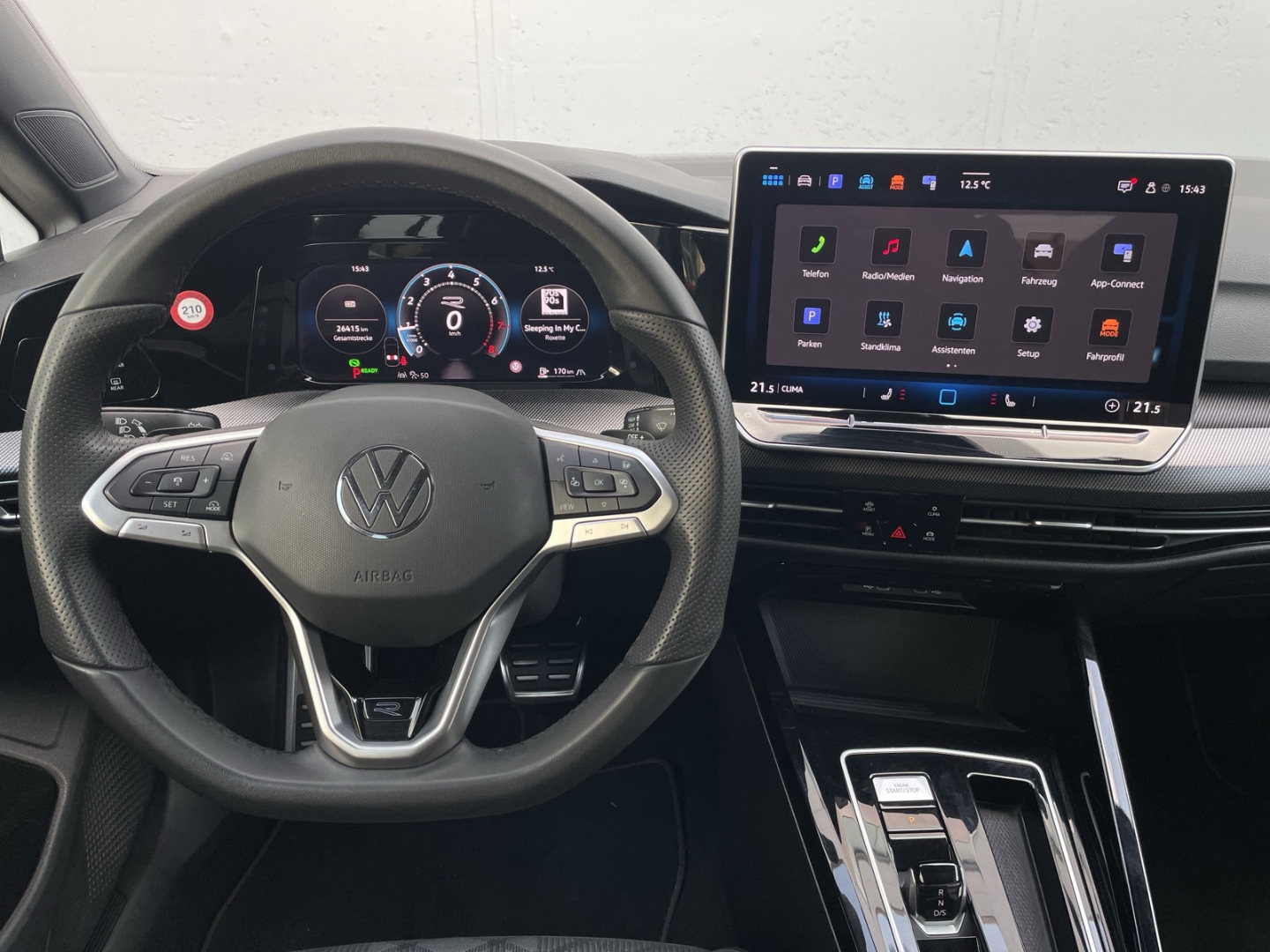 Golf VIII 1.5 eTSI DSG R-Line Pano/Standhzg/CAM /App-Connect/LED/ACC