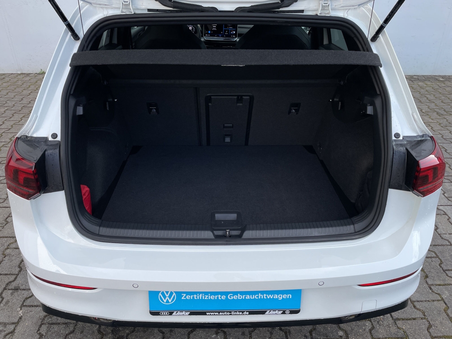 Golf VIII 1.5 eTSI DSG R-Line Pano/Standhzg/CAM /App-Connect/LED/ACC