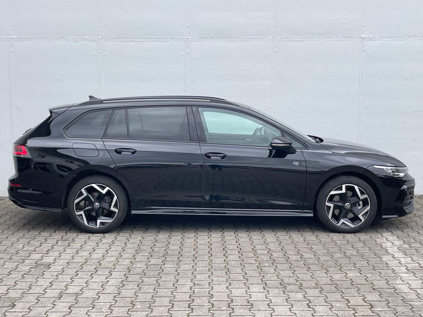 Golf Variant VIII 2.0 TDI DSG R-Line AHK/HUD/CAM Navi/ACC/Lenkradhzg