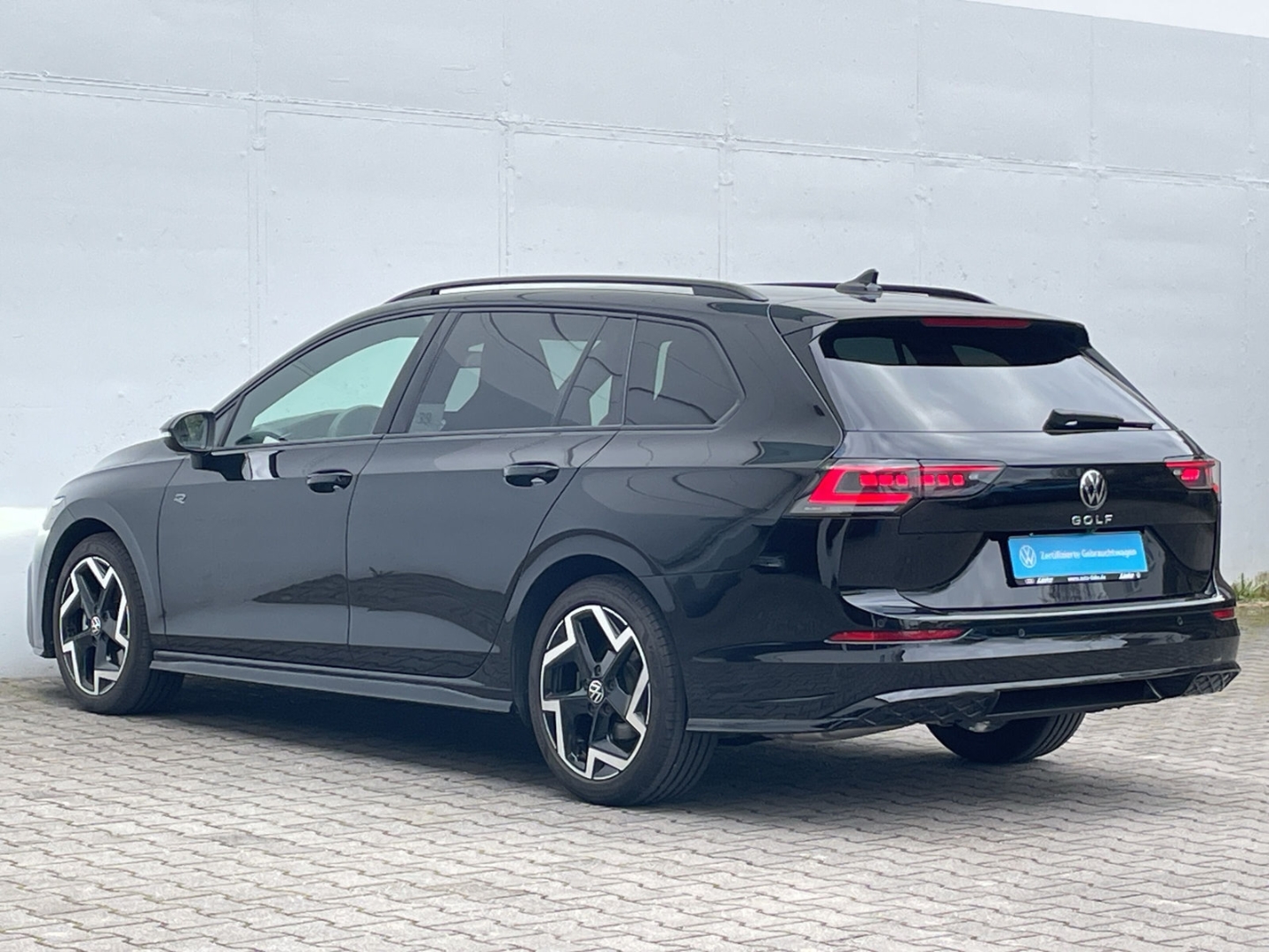 Golf Variant VIII 2.0 TDI DSG R-Line AHK/HUD/CAM Navi/ACC/Lenkradhzg