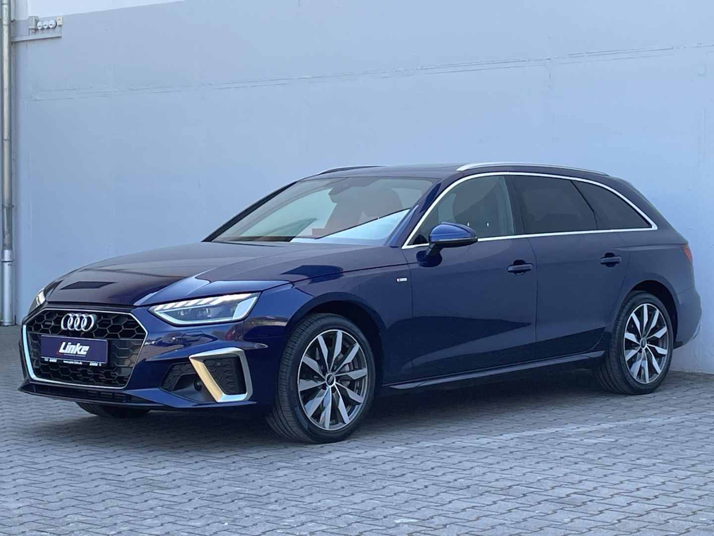 A4 40 TFSI Avant S line quattro Matrix/AHK/Pano/ACC/Kamera/el.Heckklappe/Navi/App-Connect