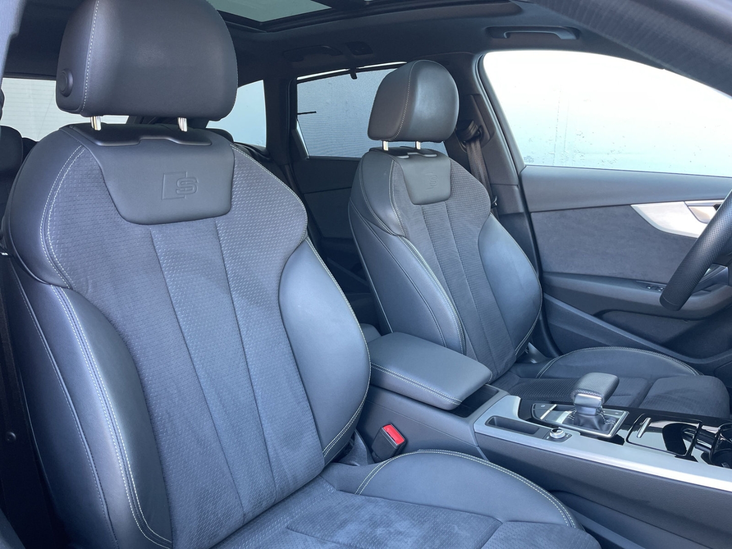 A4 40 TFSI Avant S line quattro Matrix/AHK/Pano/ACC/Kamera/el.Heckklappe/Navi/App-Connect