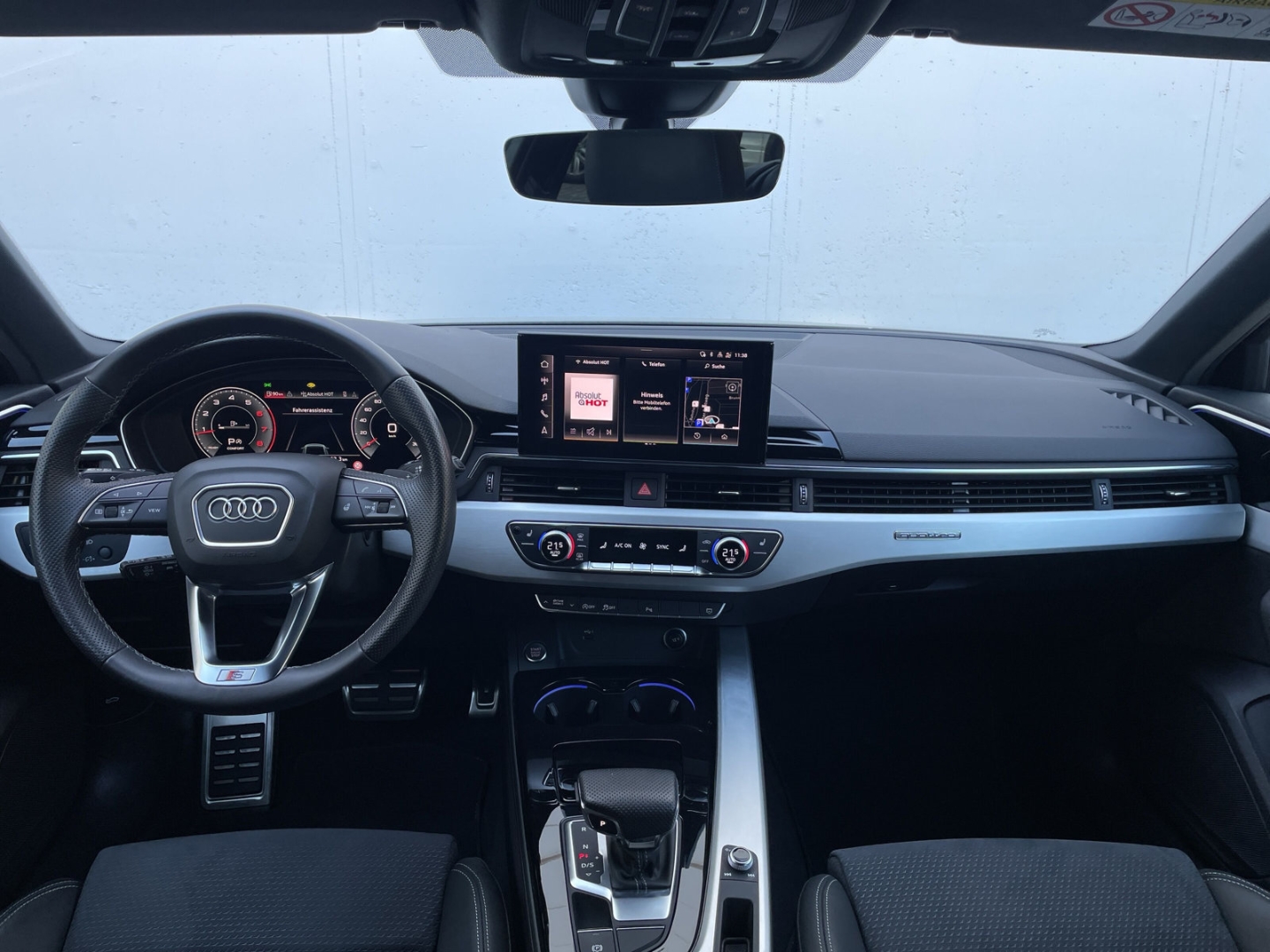 A4 40 TFSI Avant S line quattro Matrix/AHK/Pano/ACC/Kamera/el.Heckklappe/Navi/App-Connect