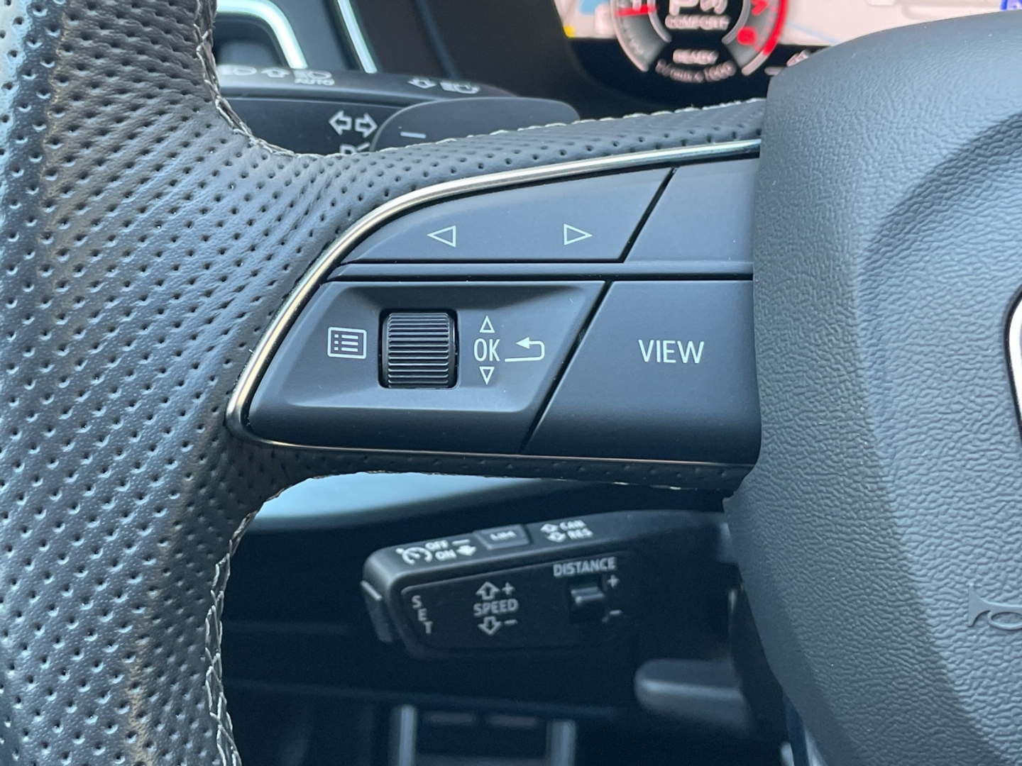 A4 40 TFSI Avant S line quattro Matrix/AHK/Pano/ACC/Kamera/el.Heckklappe/Navi/App-Connect