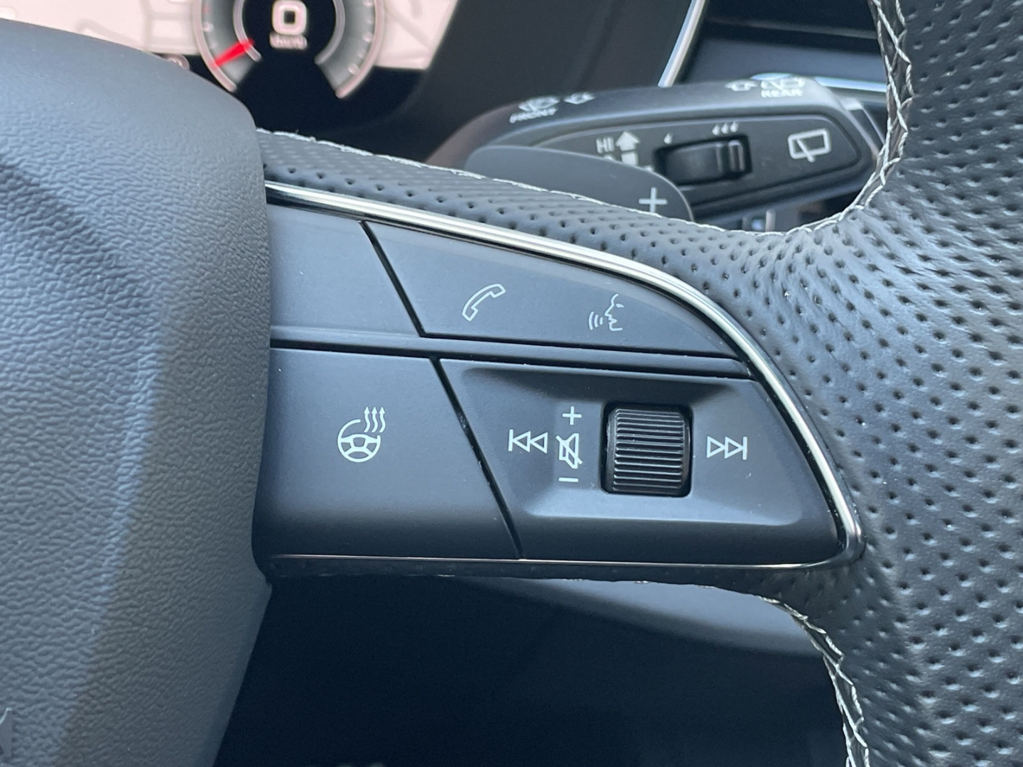 A4 40 TFSI Avant S line quattro Matrix/AHK/Pano/ACC/Kamera/el.Heckklappe/Navi/App-Connect