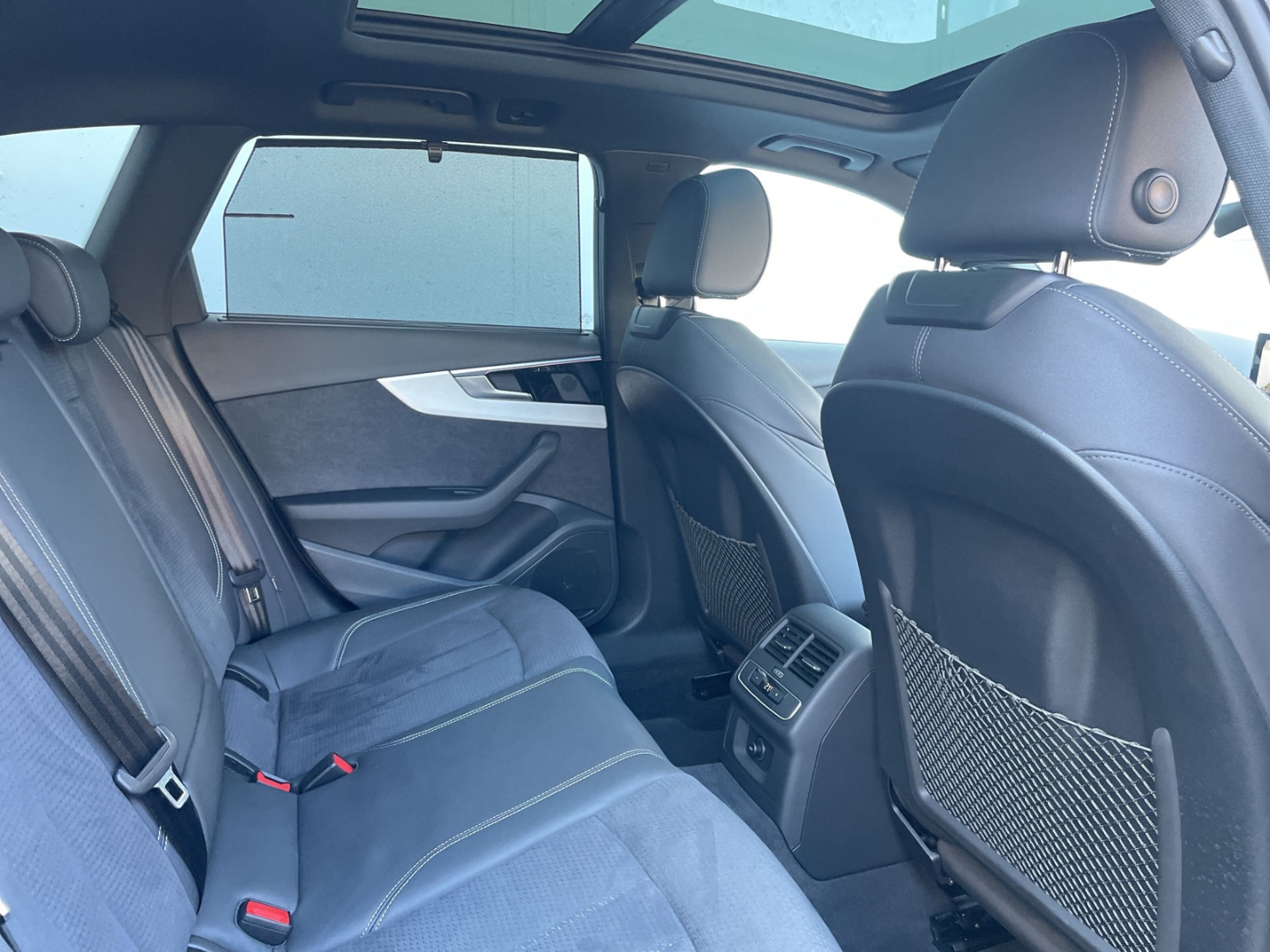 A4 40 TFSI Avant S line quattro Matrix/AHK/Pano/ACC/Kamera/el.Heckklappe/Navi/App-Connect