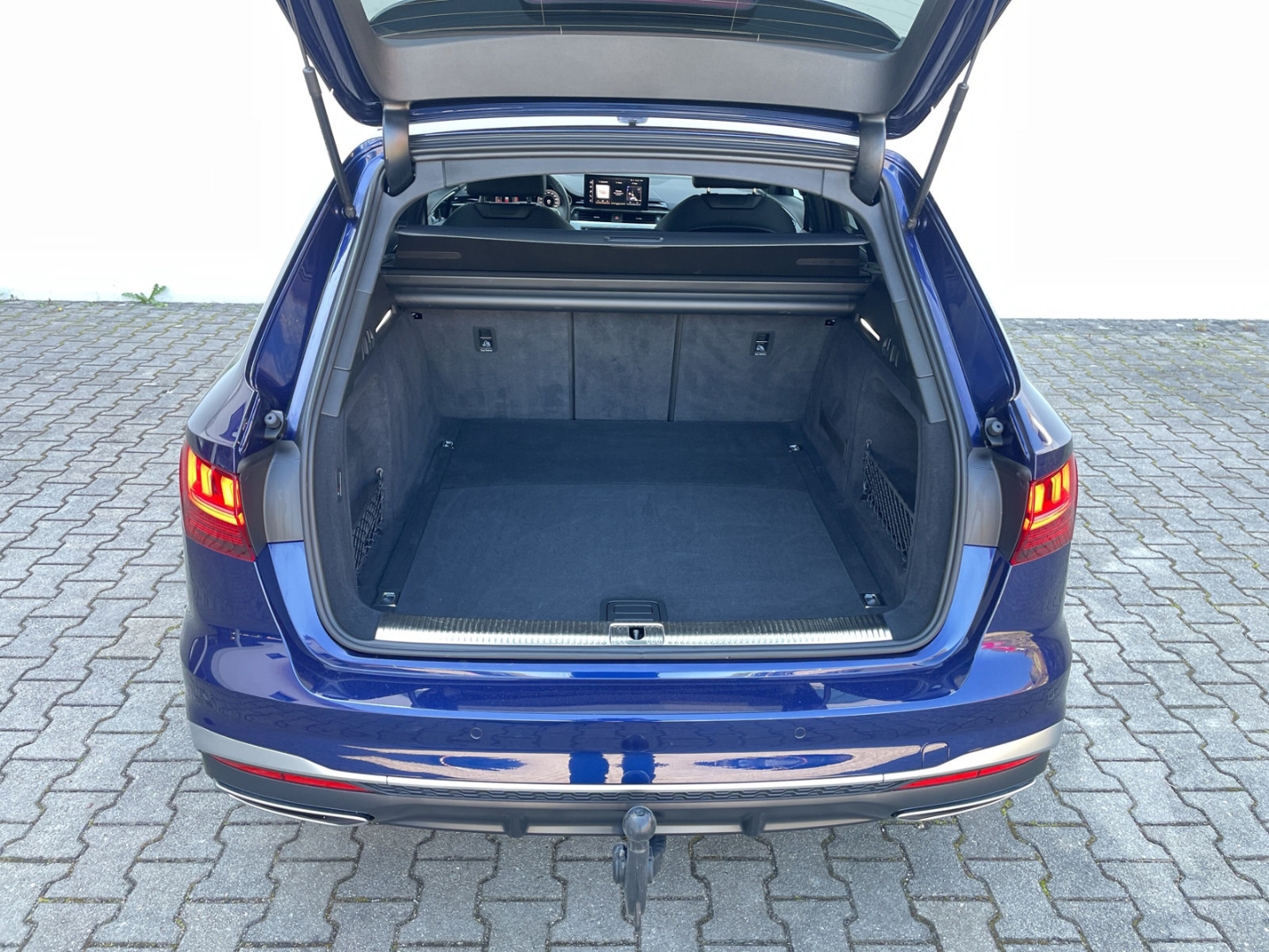 A4 40 TFSI Avant S line quattro Matrix/AHK/Pano/ACC/Kamera/el.Heckklappe/Navi/App-Connect