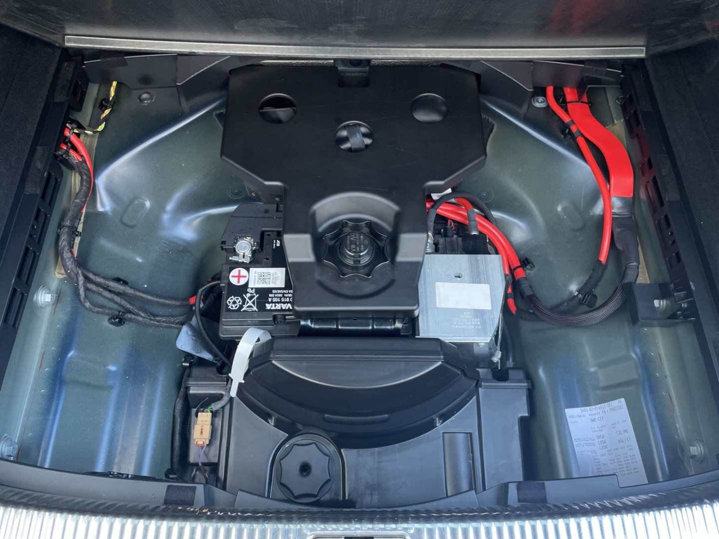 A4 40 TFSI Avant S line quattro Matrix/AHK/Pano/ACC/Kamera/el.Heckklappe/Navi/App-Connect