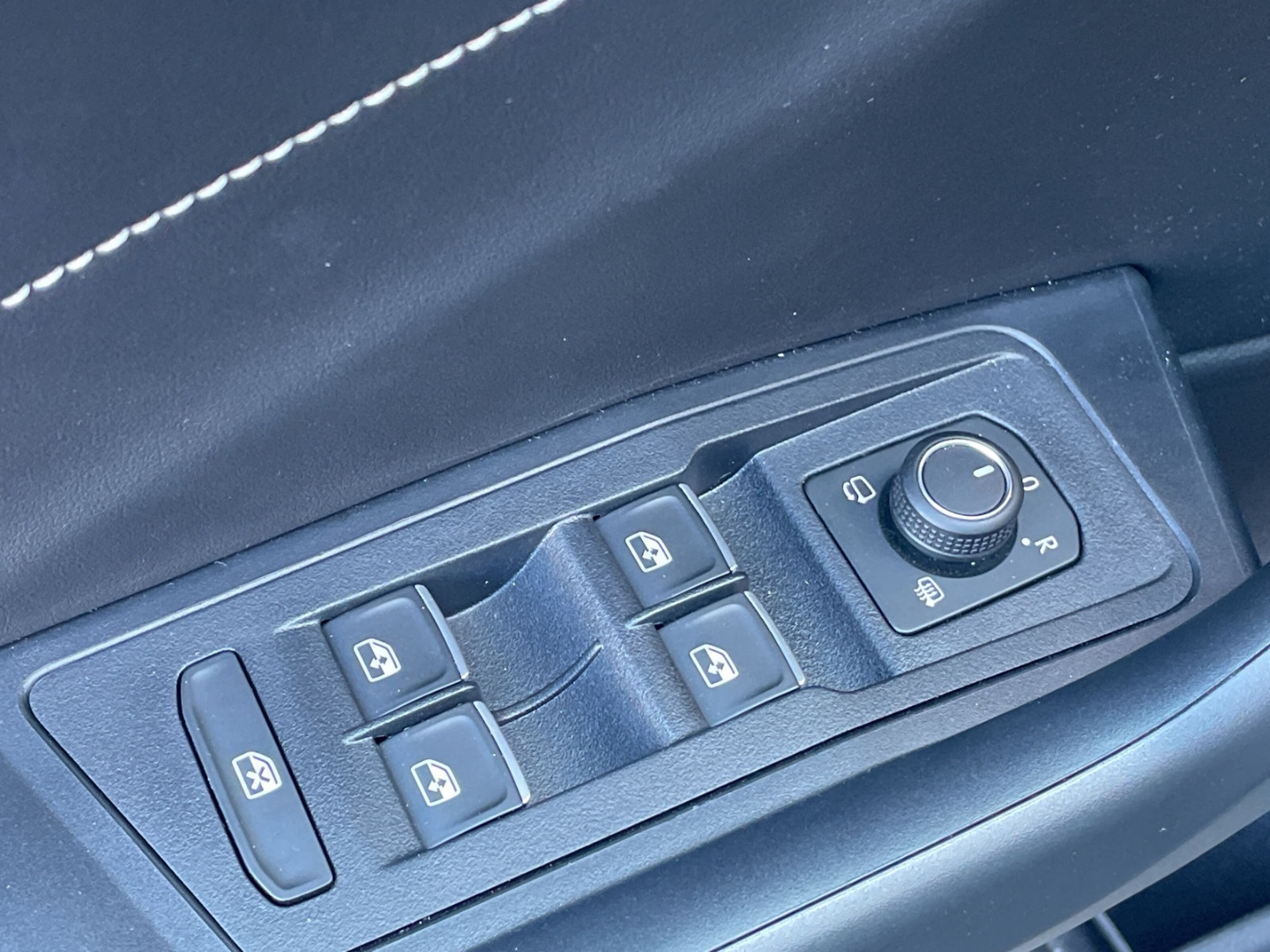 T-Roc 2.0 TDI DSG Goal AHK/Kamera/ACC/App-Connect/Navi/Travel/Spurwechselassist