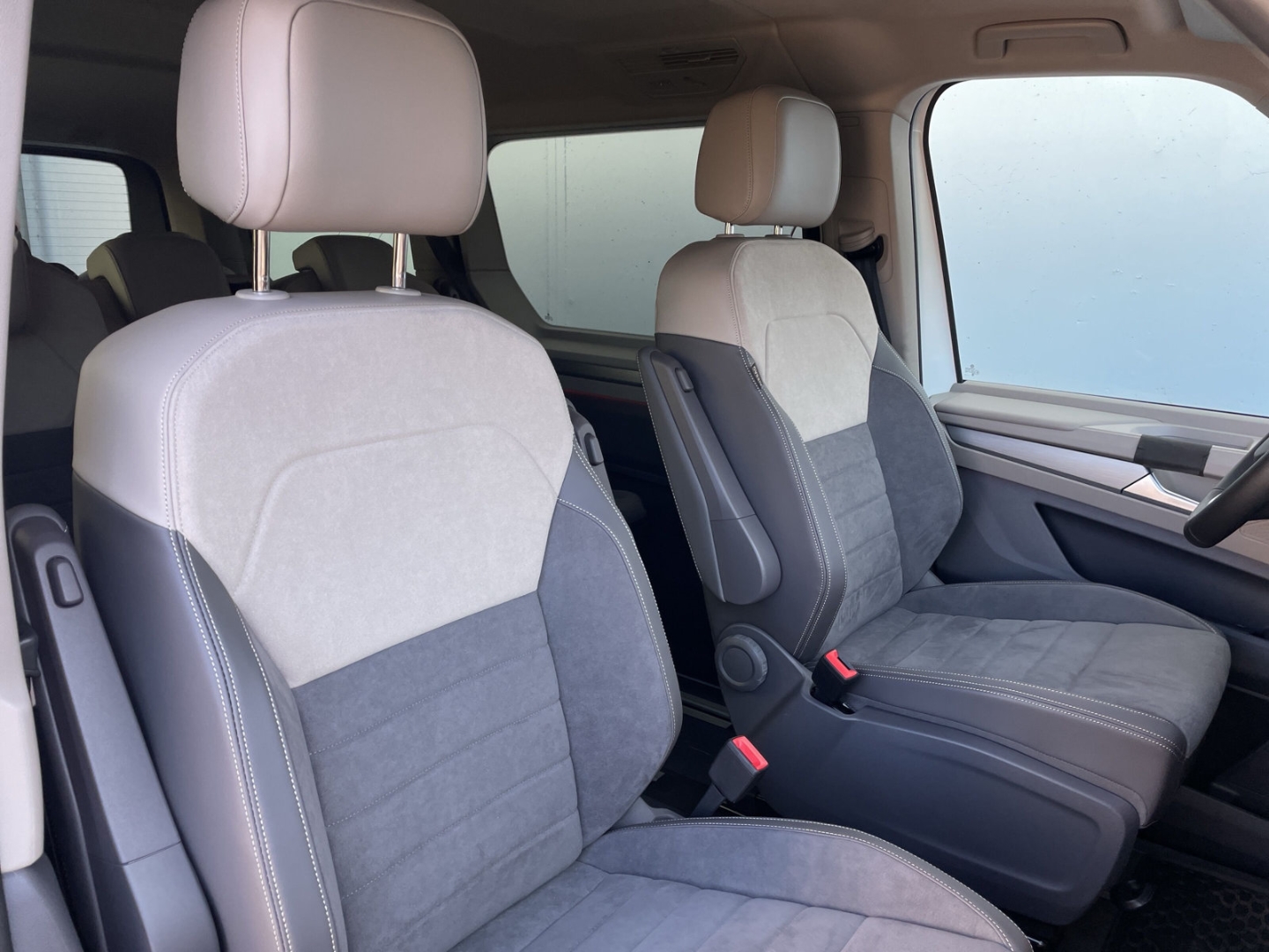 T7 Multivan Edition LÜ 2.0 TDI AHK/Kamera/el.Türen/TravelAssist/AHK