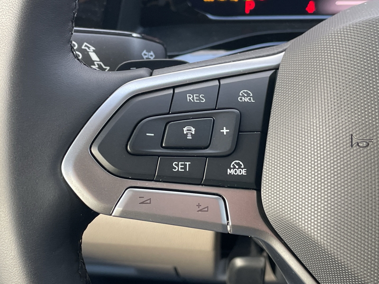 T7 Multivan Edition LÜ 2.0 TDI AHK/Kamera/el.Türen/TravelAssist/AHK