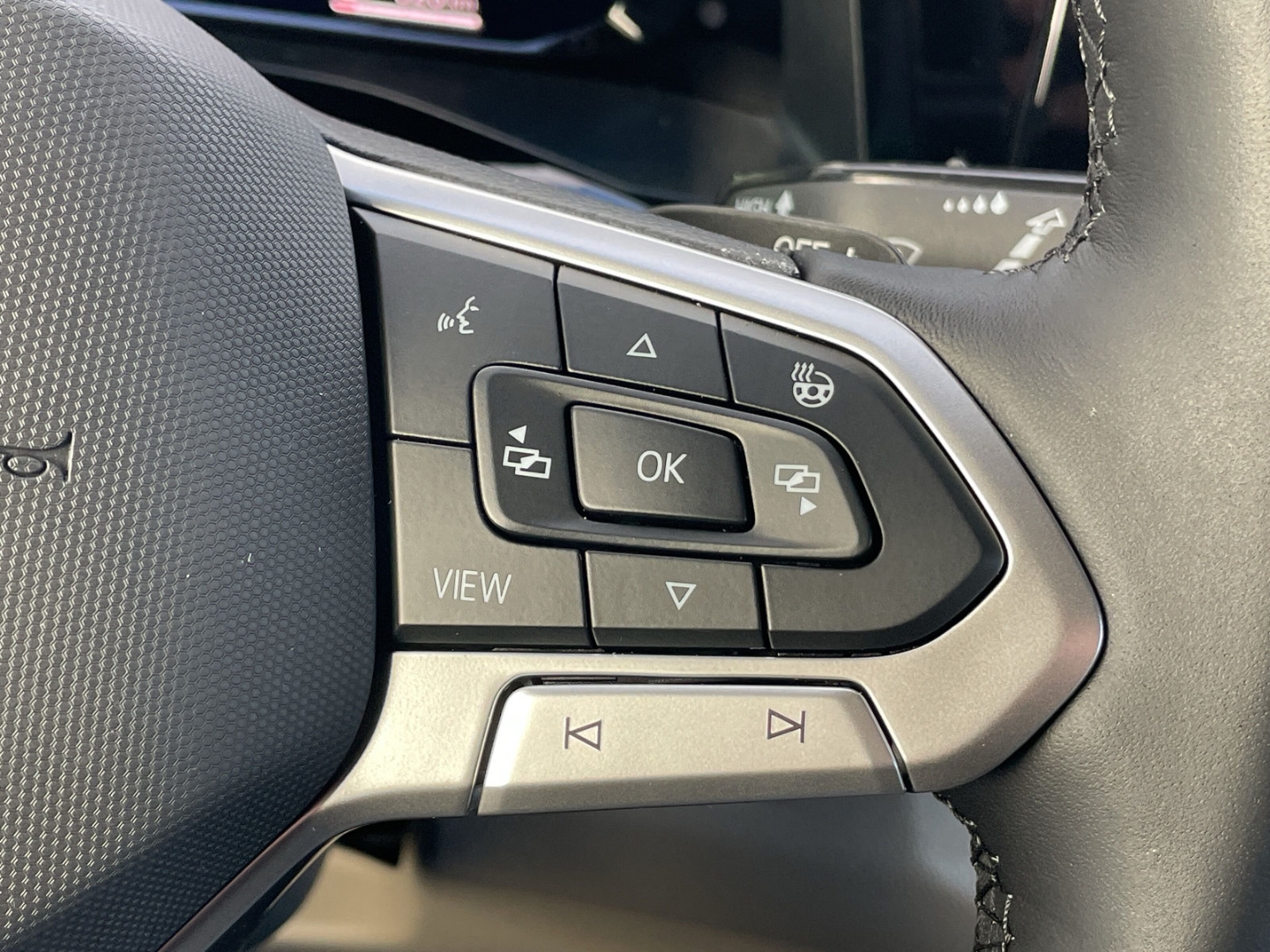 T7 Multivan Edition LÜ 2.0 TDI AHK/Kamera/el.Türen/TravelAssist/AHK