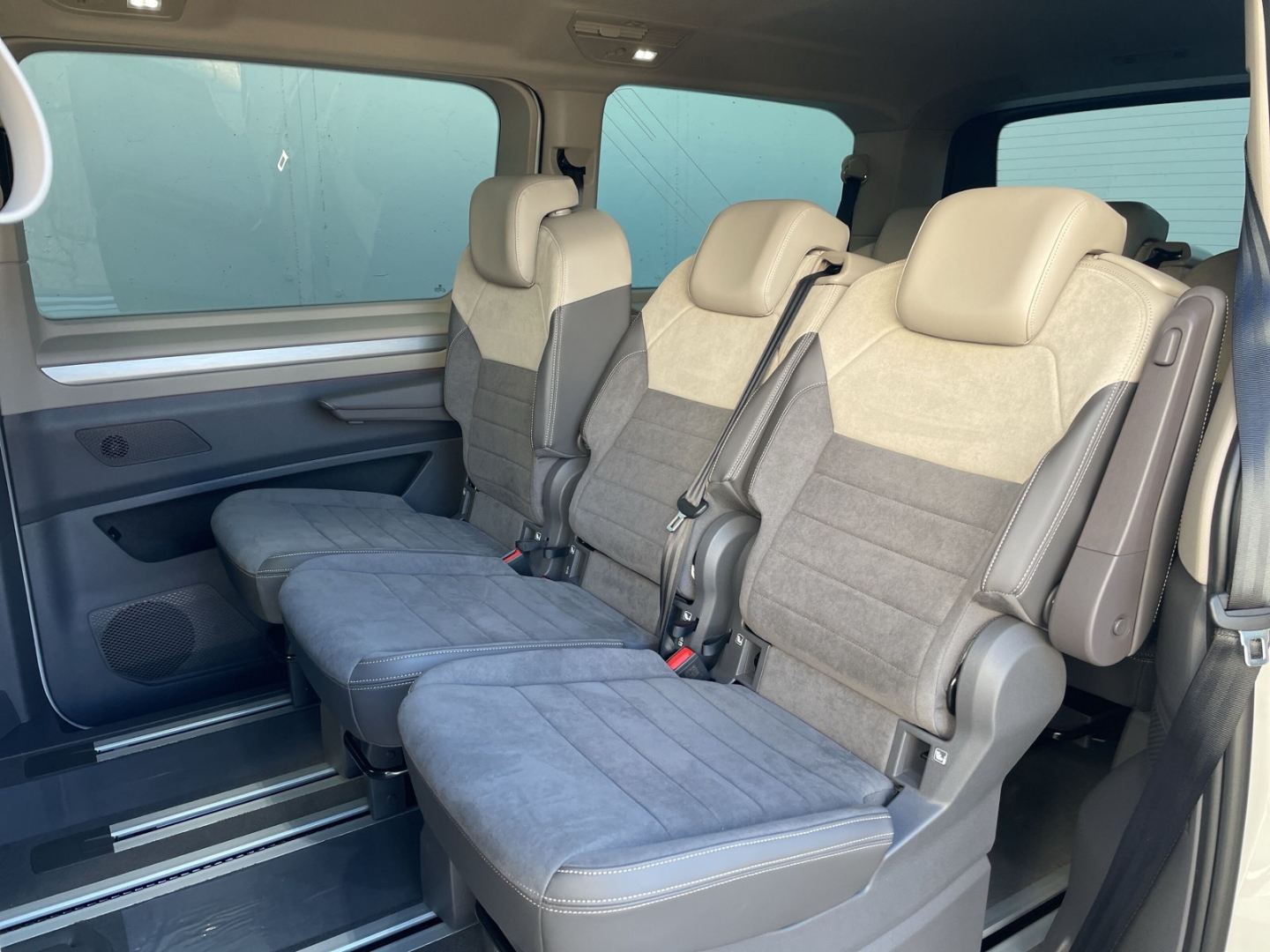 T7 Multivan Edition LÜ 2.0 TDI AHK/Kamera/el.Türen/TravelAssist/AHK