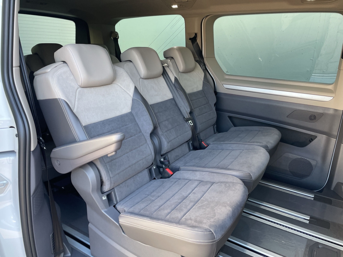 T7 Multivan Edition LÜ 2.0 TDI AHK/Kamera/el.Türen/TravelAssist/AHK