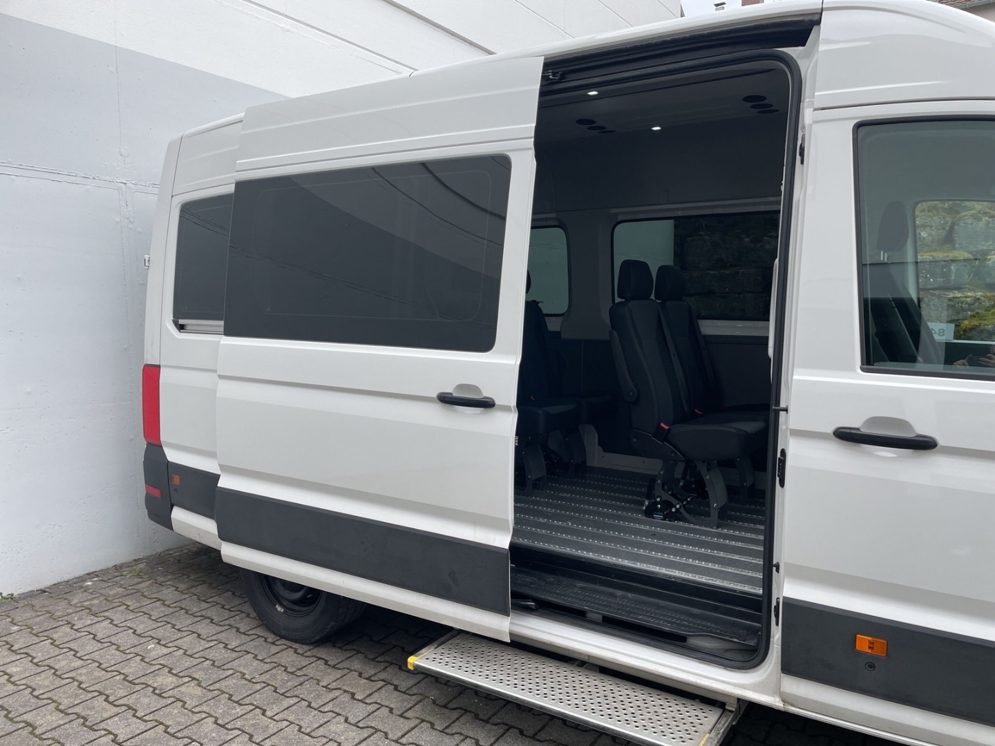 Crafter 35 2.0 TDI DSG 9-Sitzer/Kamera/Standhzg/AHK/ACC/Navi/App-Connect/Sitzhzg