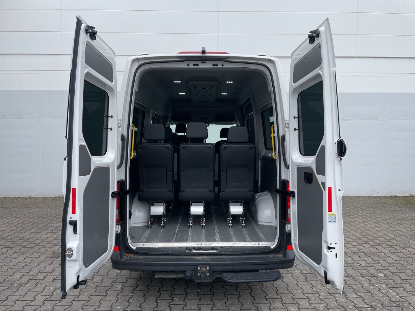 Crafter 35 2.0 TDI DSG 9-Sitzer/Kamera/Standhzg/AHK/ACC/Navi/App-Connect/Sitzhzg