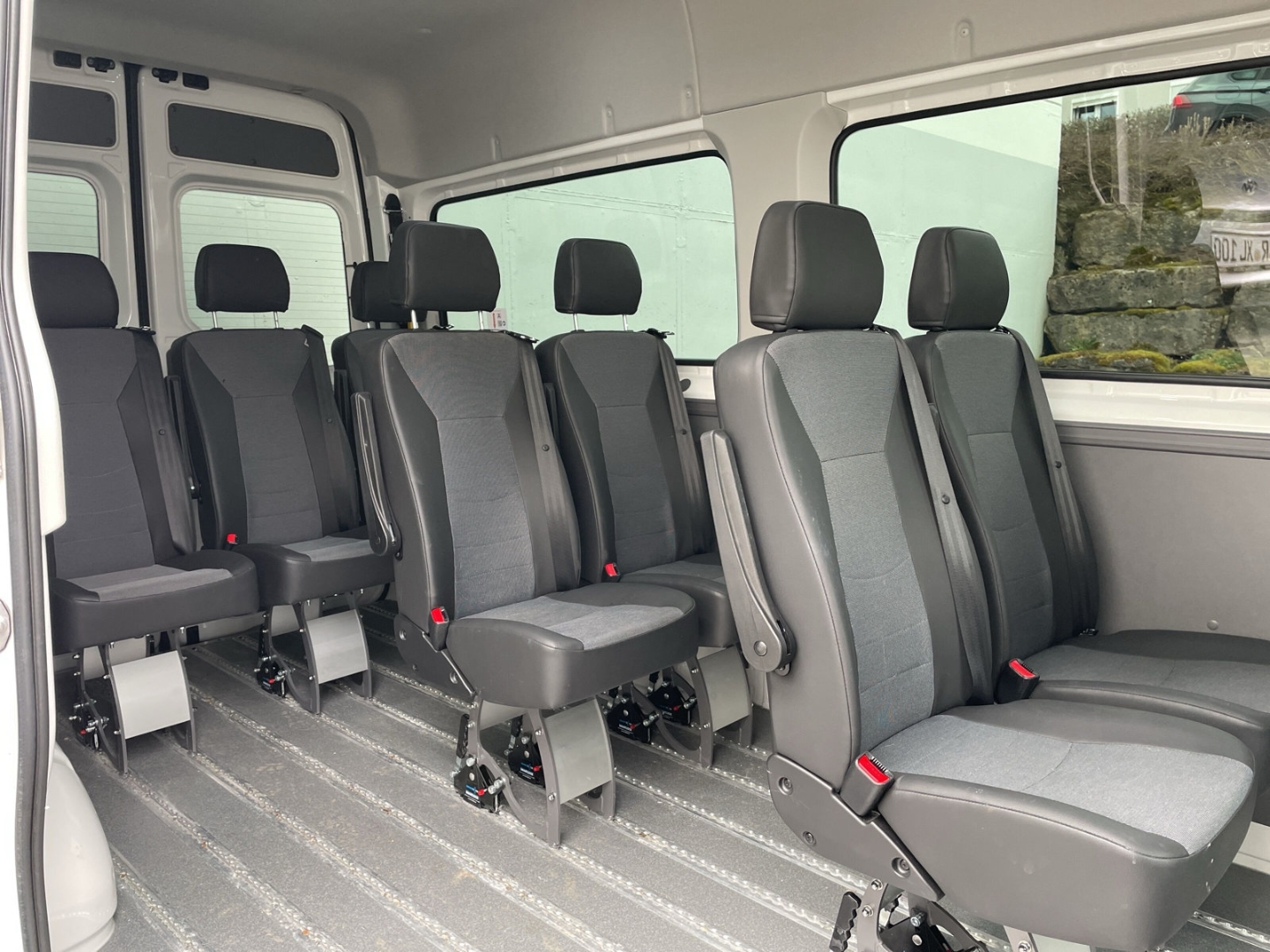 Crafter 35 2.0 TDI DSG 9-Sitzer/Kamera/Standhzg/AHK/ACC/Navi/App-Connect/Sitzhzg