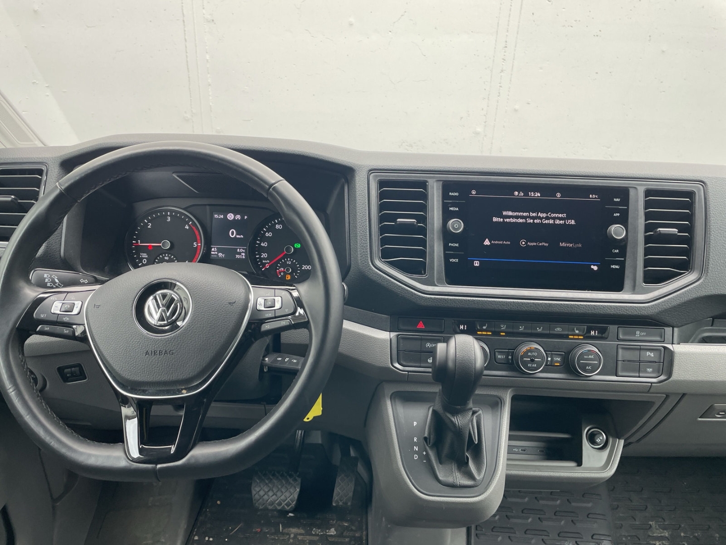 Crafter 35 2.0 TDI DSG 9-Sitzer/Kamera/Standhzg/AHK/ACC/Navi/App-Connect/Sitzhzg