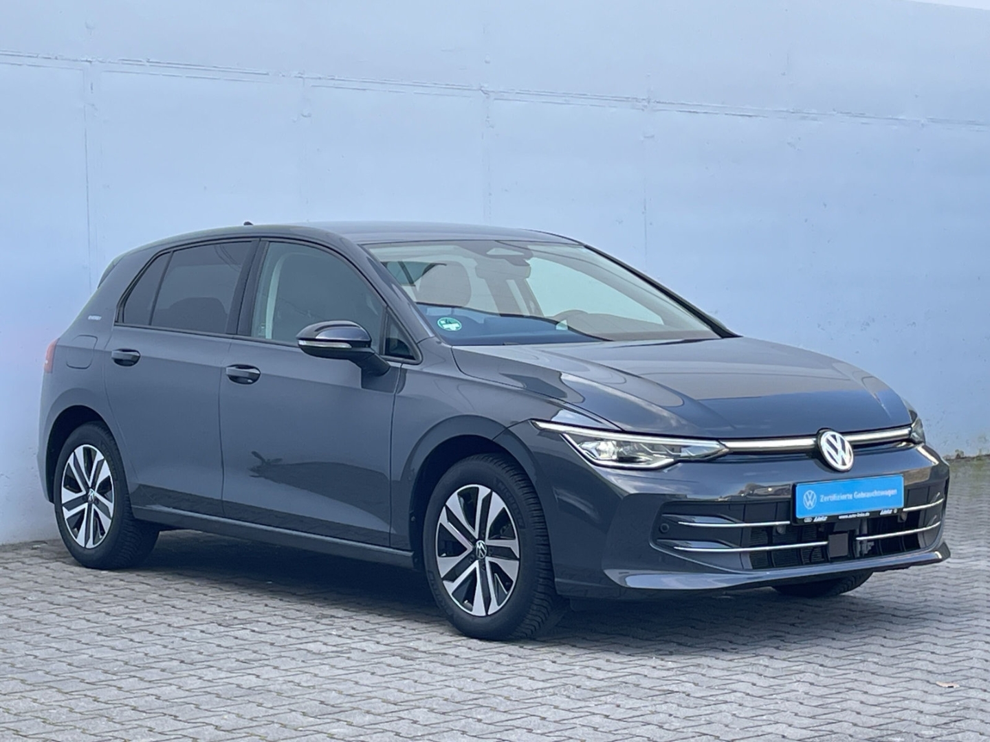 Golf VIII 1.5 eTSI DSG Energy AHK/Kamera/ACC/Navi/App-Connect/LED-Plus