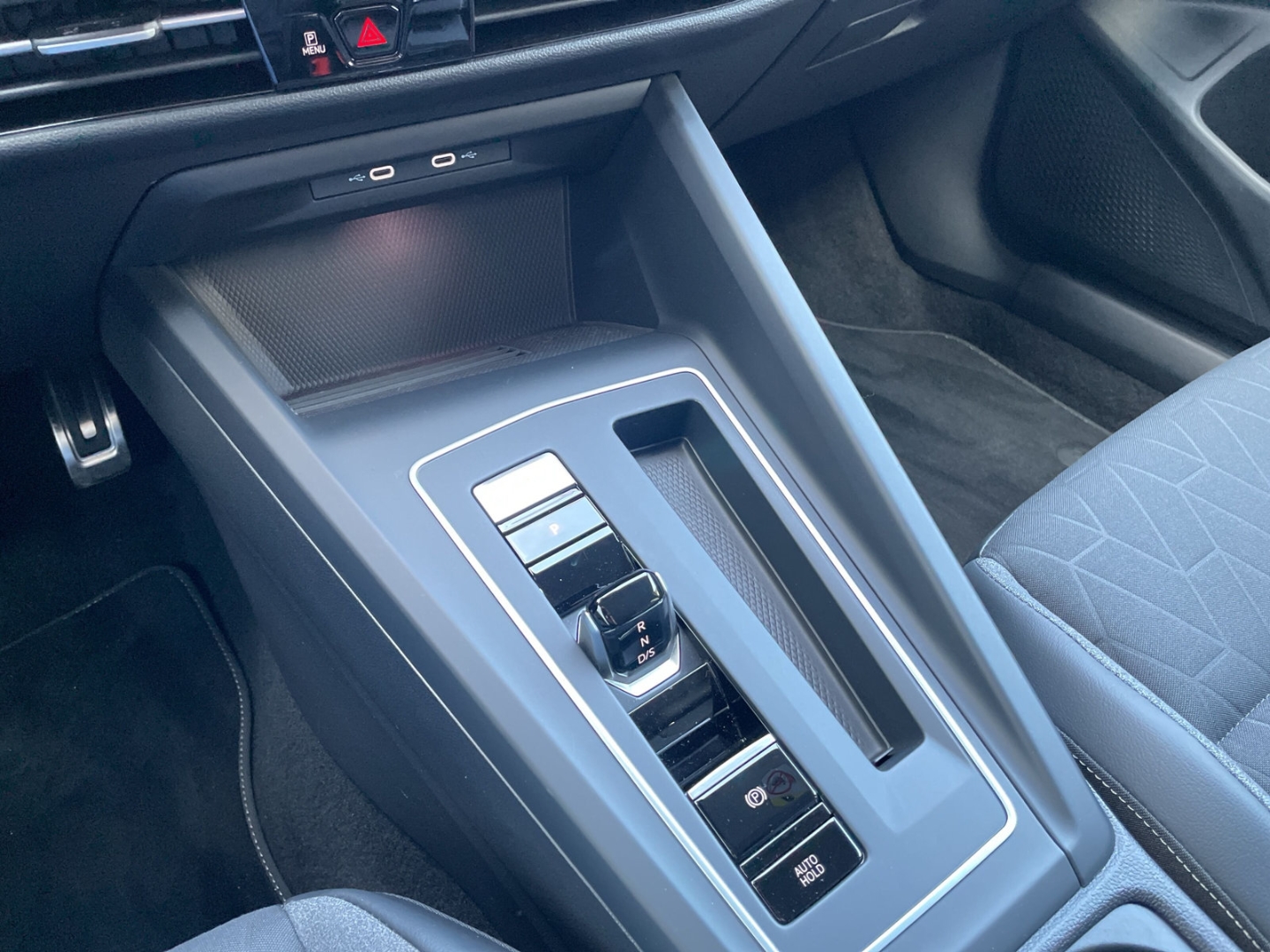 Golf VIII 1.5 eTSI DSG Energy AHK/Kamera/ACC/Navi/App-Connect/LED-Plus