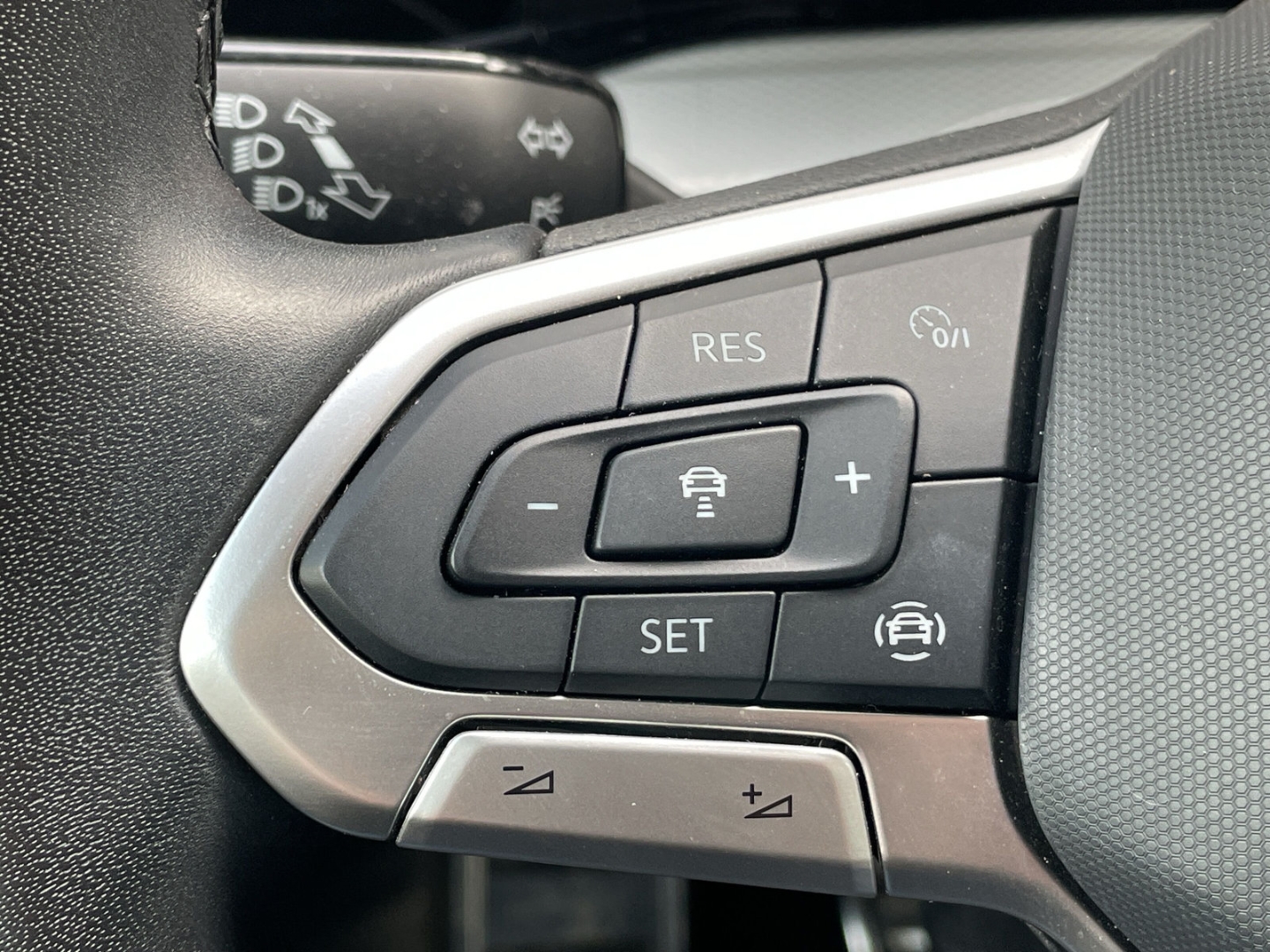 Golf VIII 1.5 TSI Move Kamera/Navi/ACC/LED Plus/App-Connect/Lenkradhzg