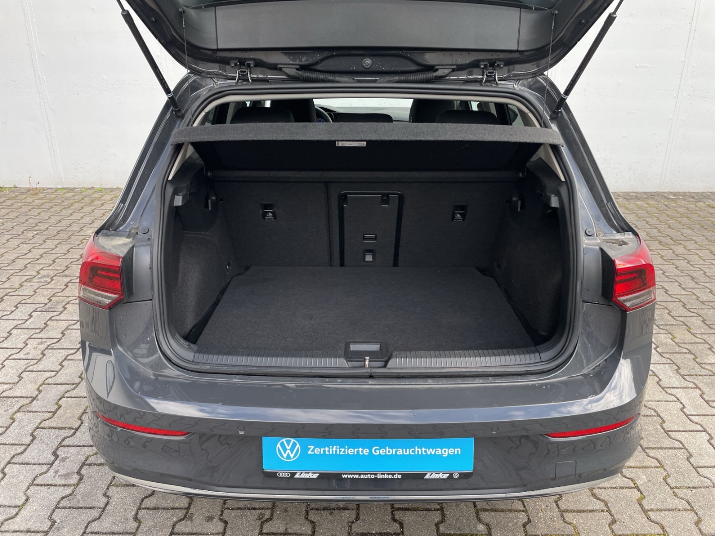 Golf VIII 1.5 TSI Move Kamera/Navi/ACC/LED Plus/App-Connect/Lenkradhzg