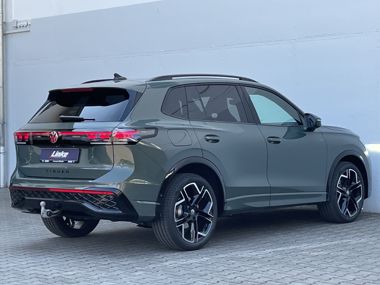 Tiguan R-Line 1.5 TSI DSG Black Style AHK/App-Connect/360°Kamera/Navi/ACC