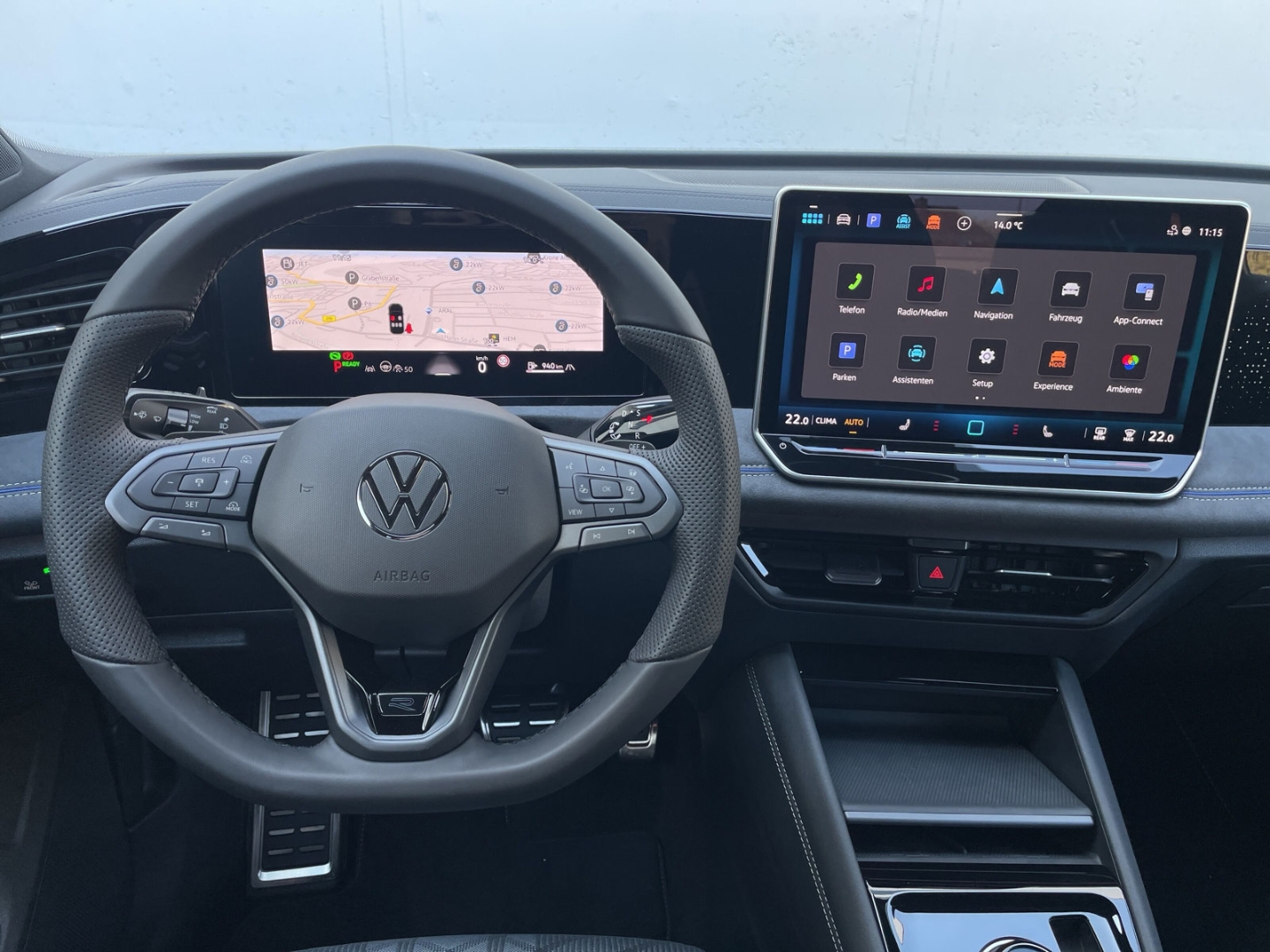 Tiguan R-Line 1.5 TSI DSG Black Style AHK/App-Connect/360°Kamera/Navi/ACC