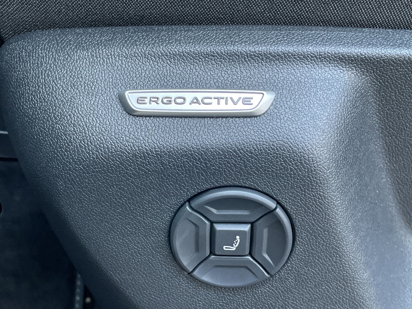 Tiguan R-Line 1.5 TSI DSG Black Style AHK/App-Connect/360°Kamera/Navi/ACC