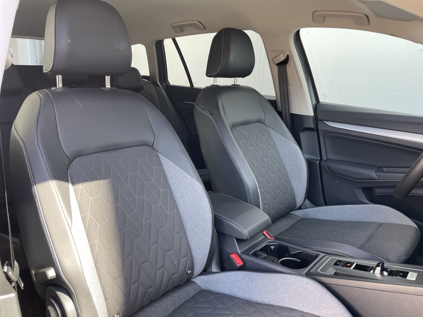 Golf Variant VIII 2.0TDI DSG Goal AHK/360°Kamera/ACC/Matrix/App-Connect/Navi/