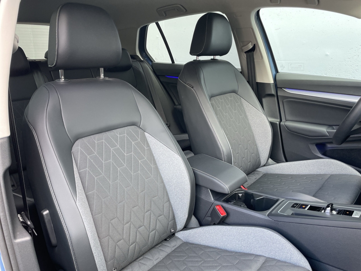 Golf VIII 1.5 eTSI DSG Energy AHK/ACC/Navi/LED Plus/Lenkradhzg/App-Connect